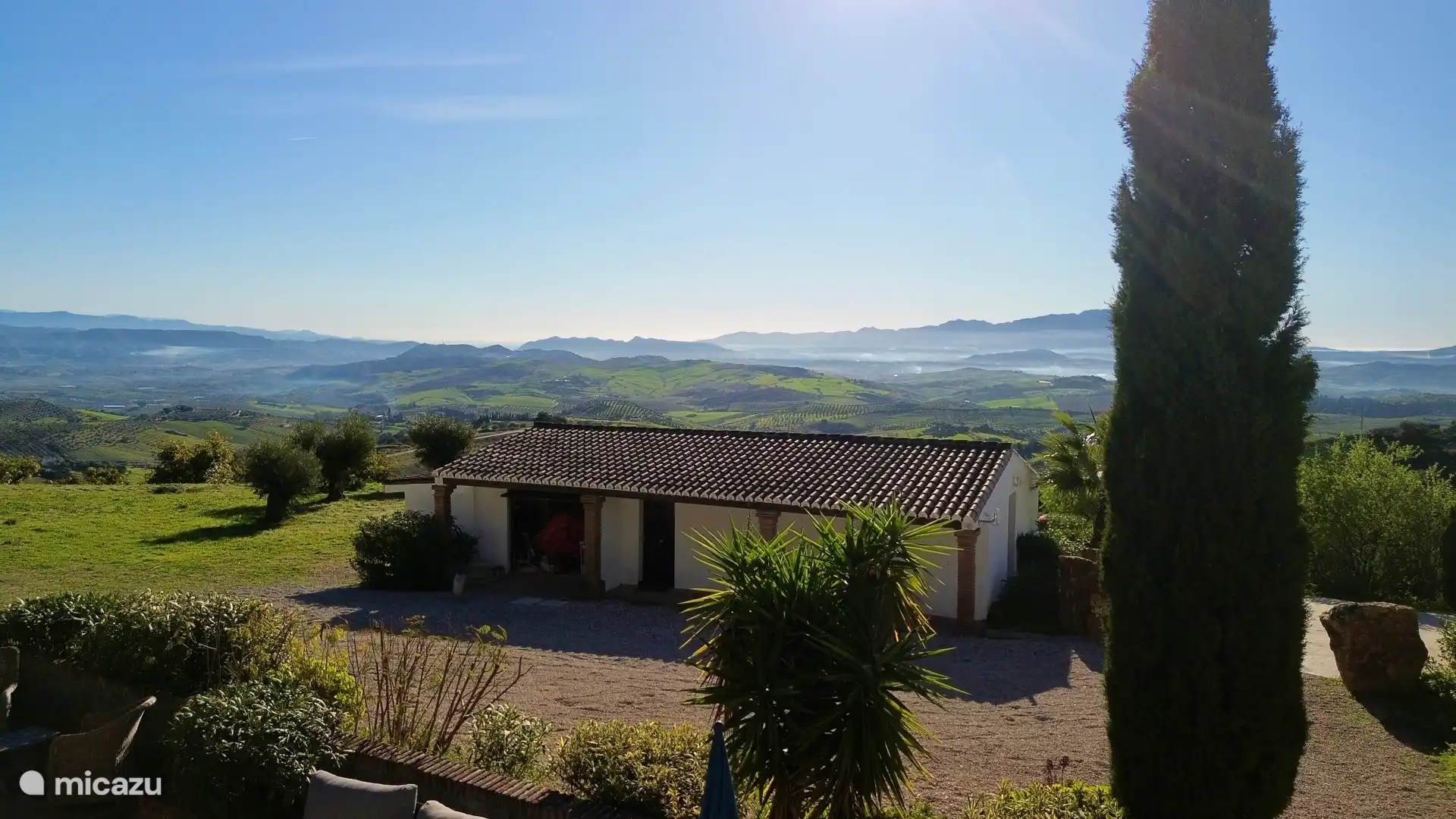 Cortijo la Pura - Room Sereno  en España, Andalucía, Casarabonela - Alojamiento y desayuno