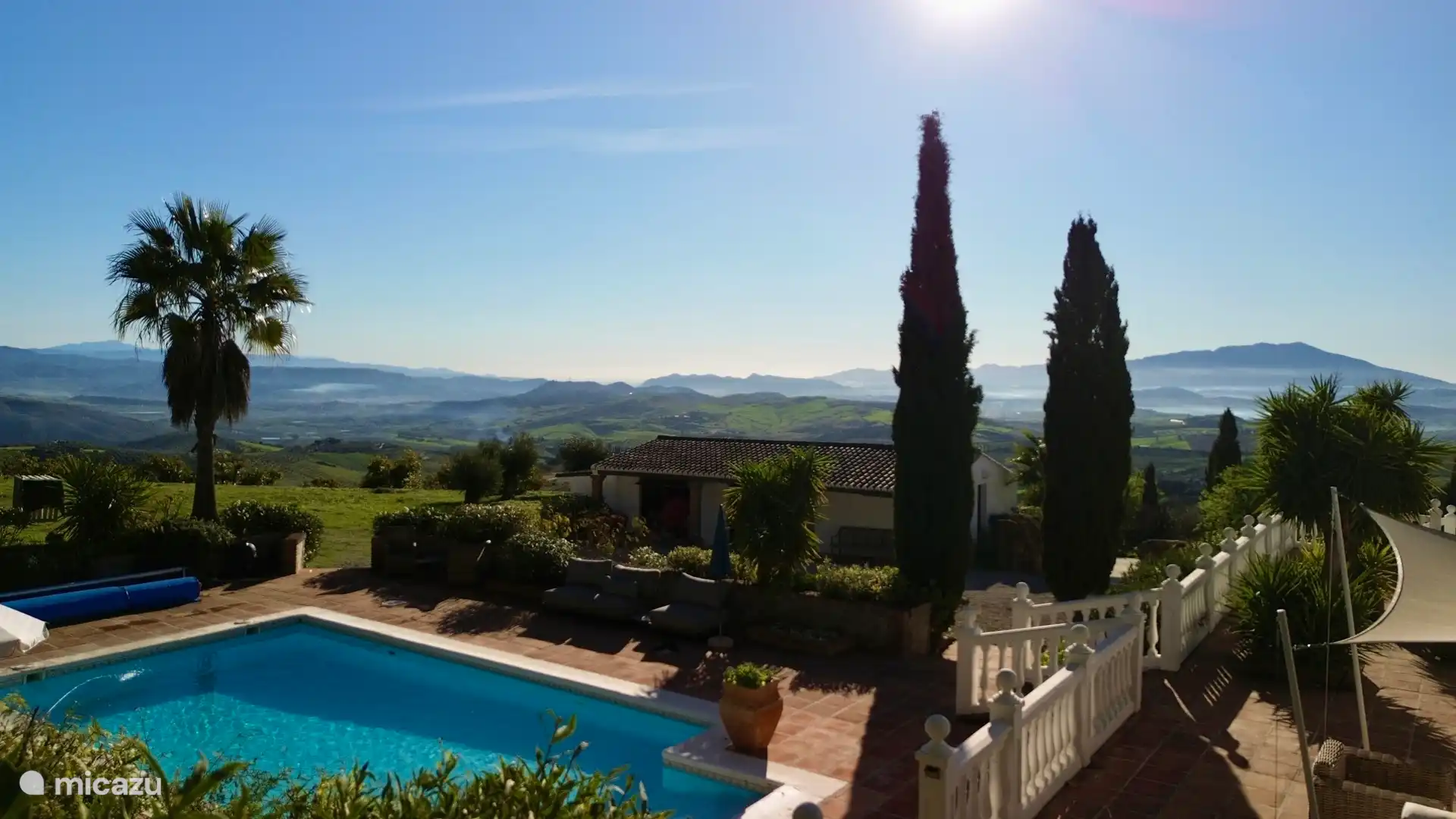 Cortijo la Pura - Room Sereno  en España, Andalucía, Casarabonela - Alojamiento y desayuno