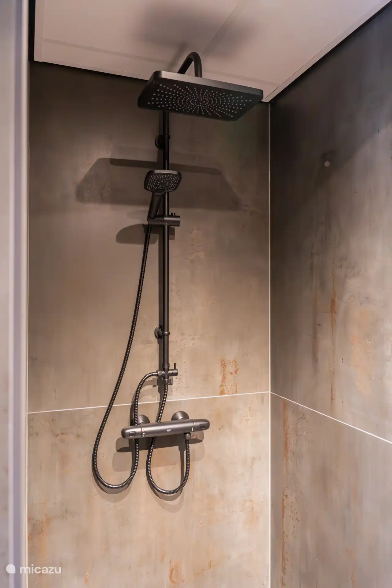 Douche in badkamer