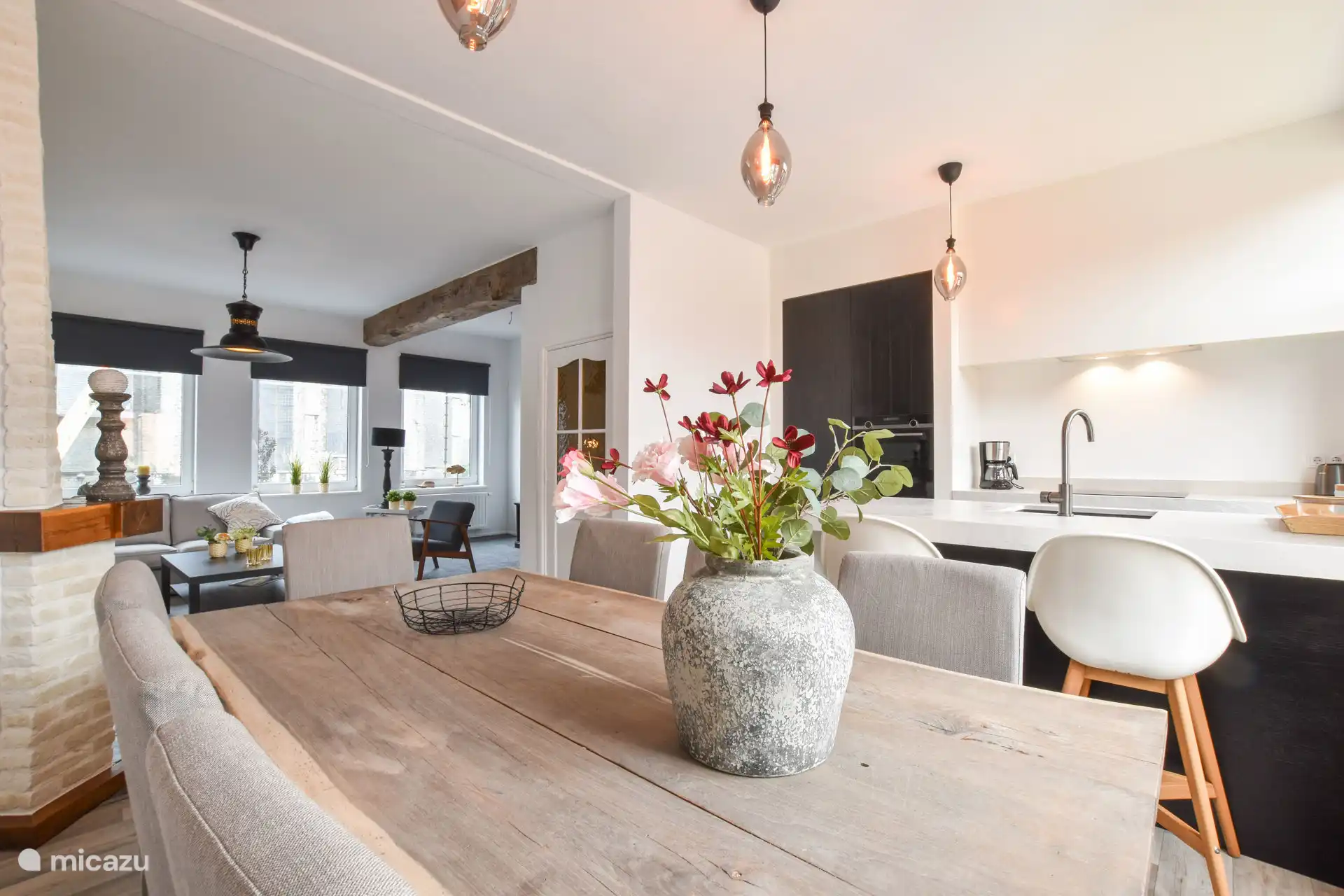 Keuken en eettafel
