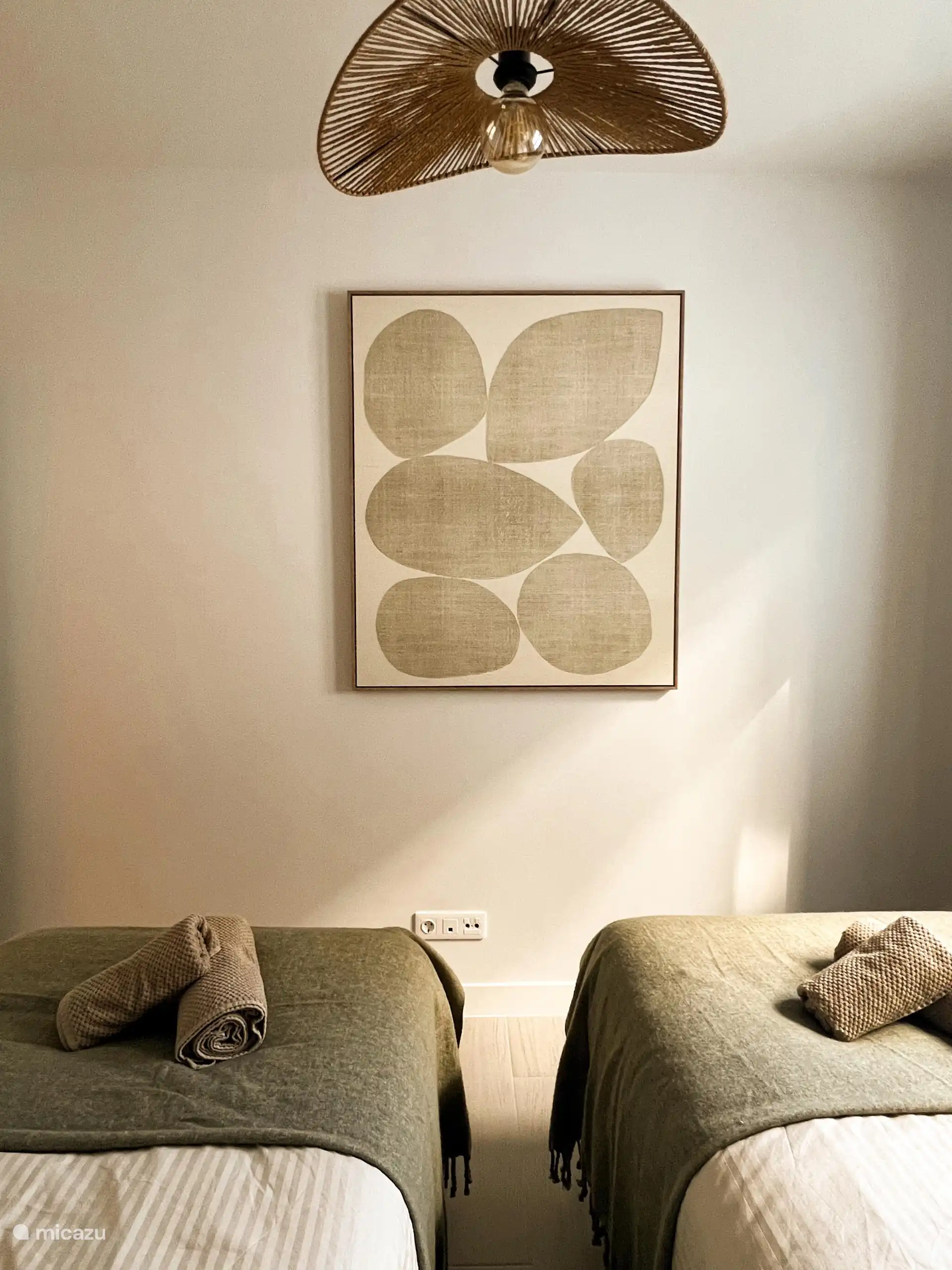 Schlafzimmer 1