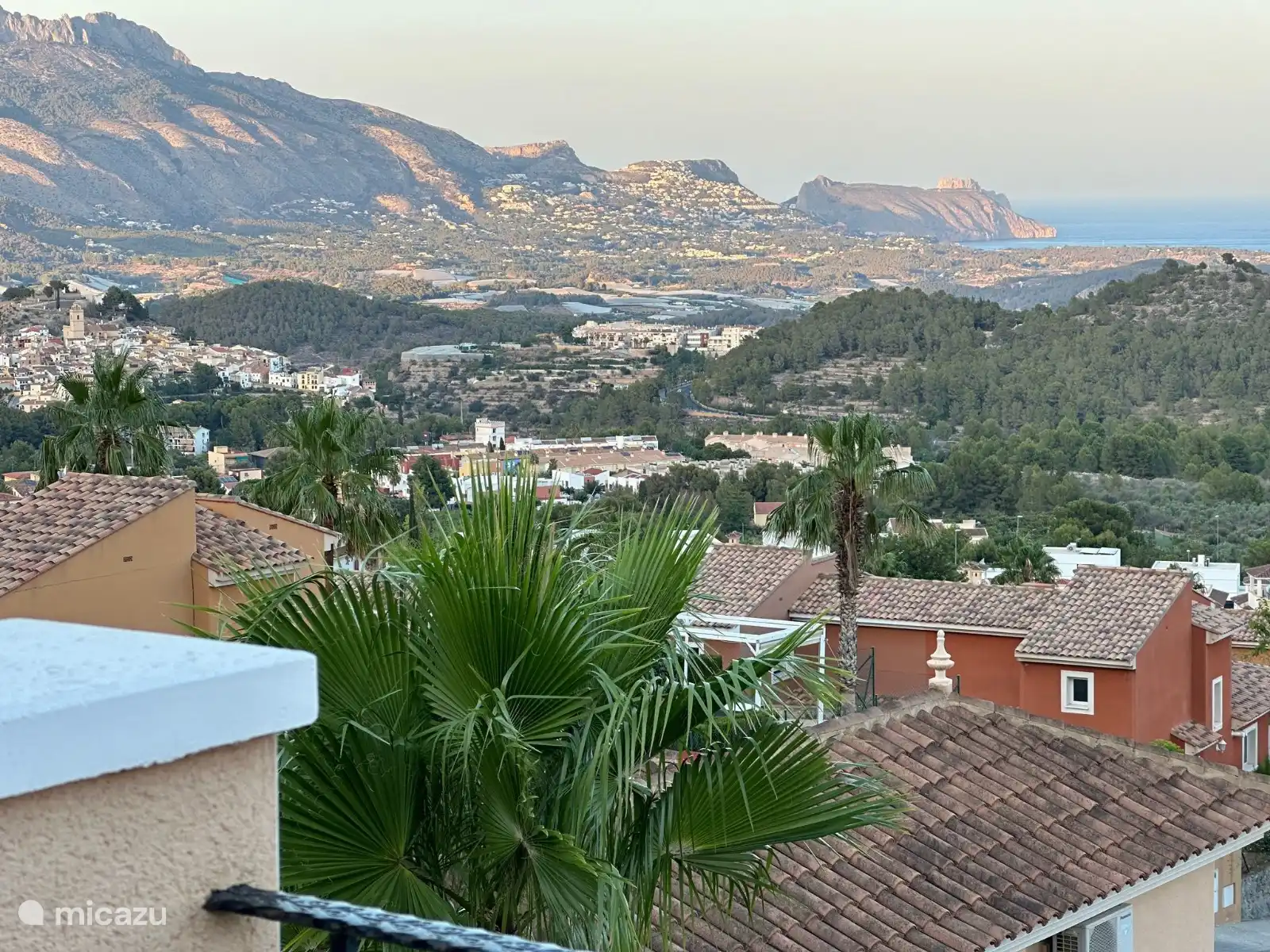 Vue depuis la terrasse de la chambre principale