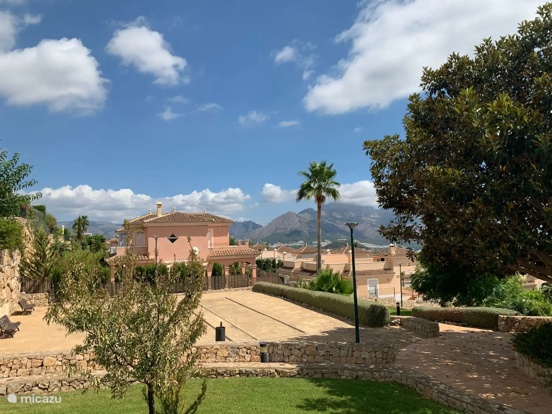 Vues depuis les jardins de l’urbanisation