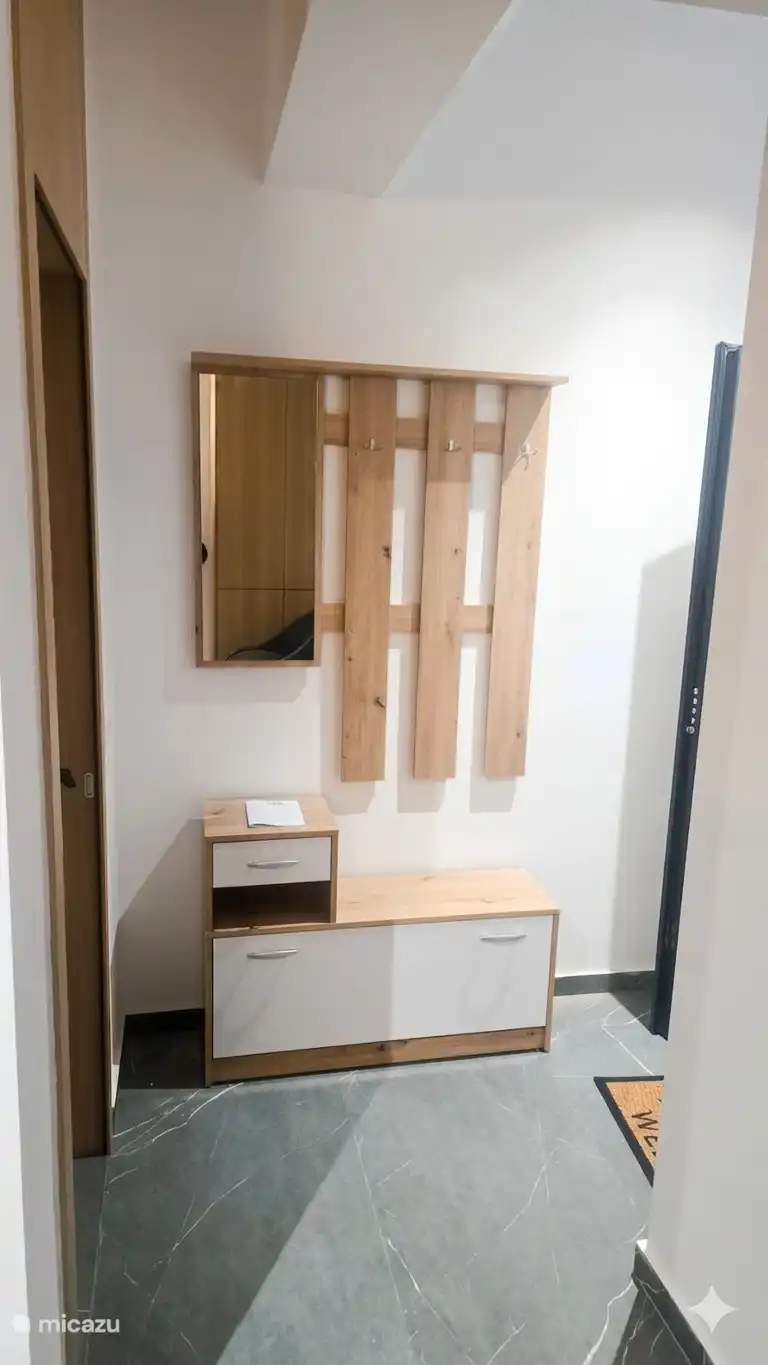 schoenenkast en kapstock