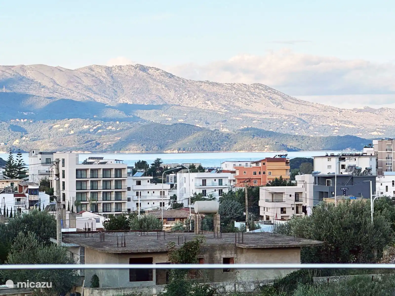 Vistas al mar/Montañas