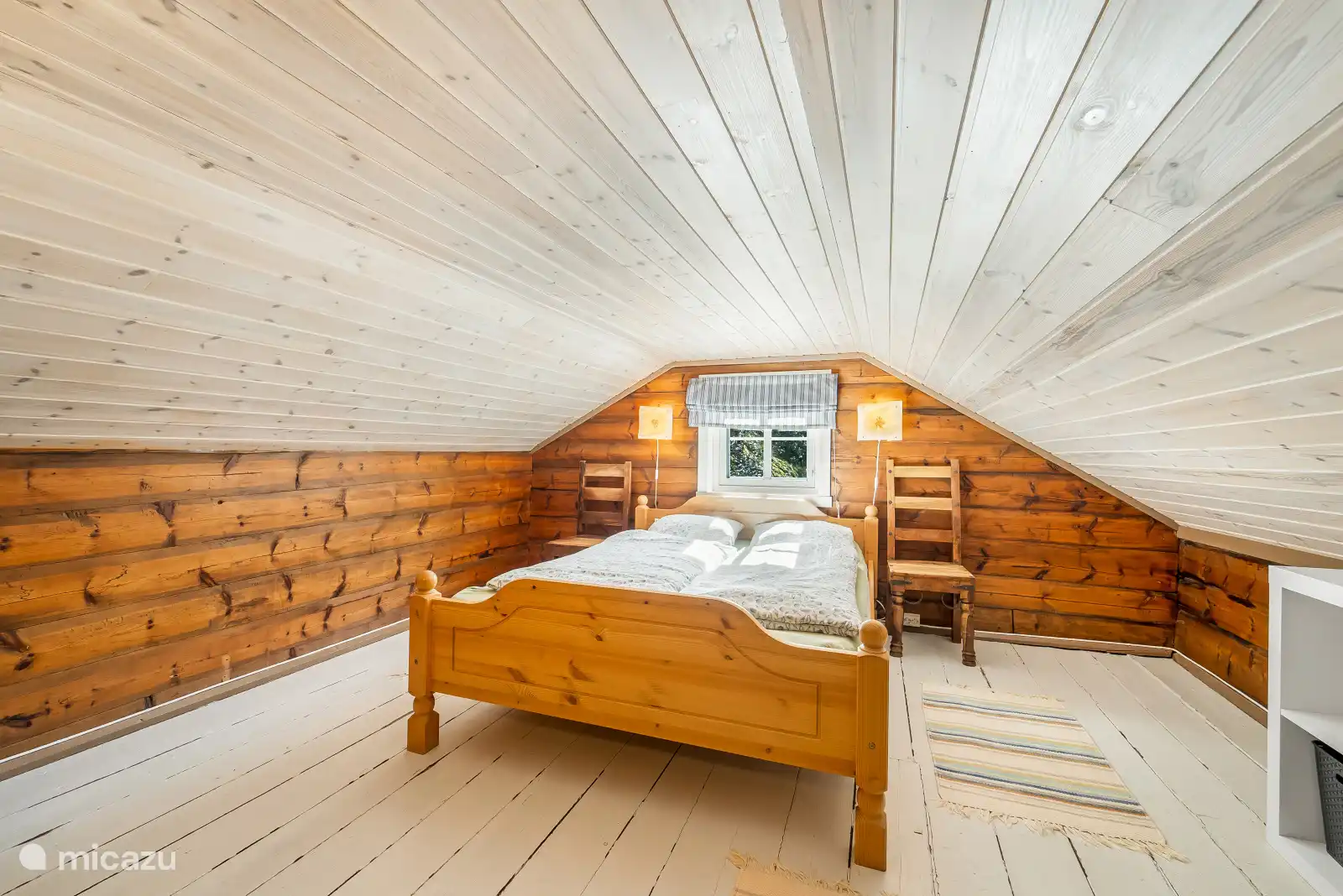 Chambre avec lit double