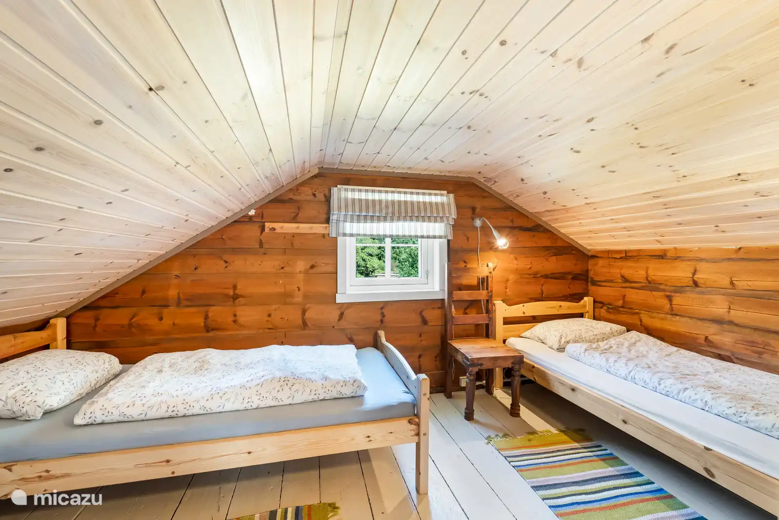 Chambre avec deux lits simples