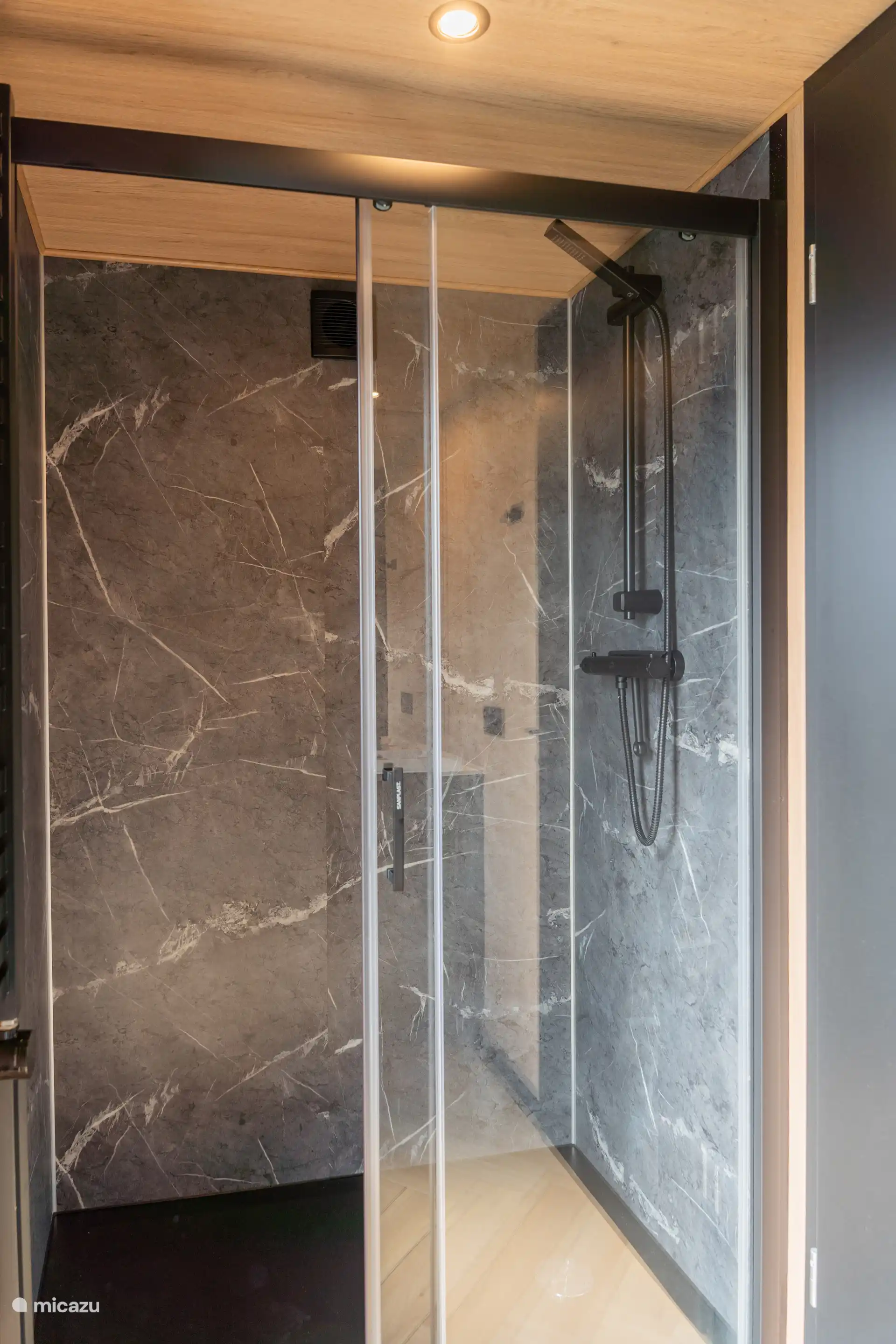 Dusche