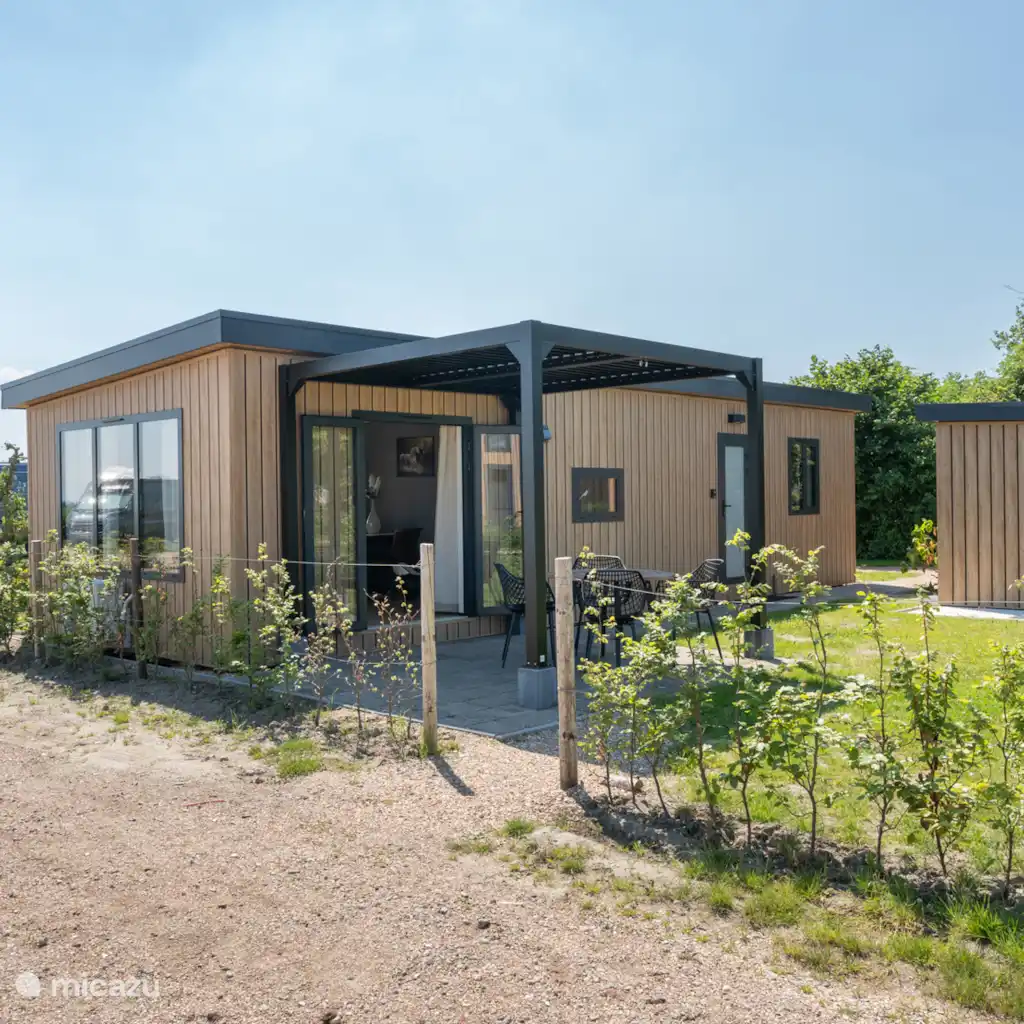 Luxe Chalet op Minicamping Waarde