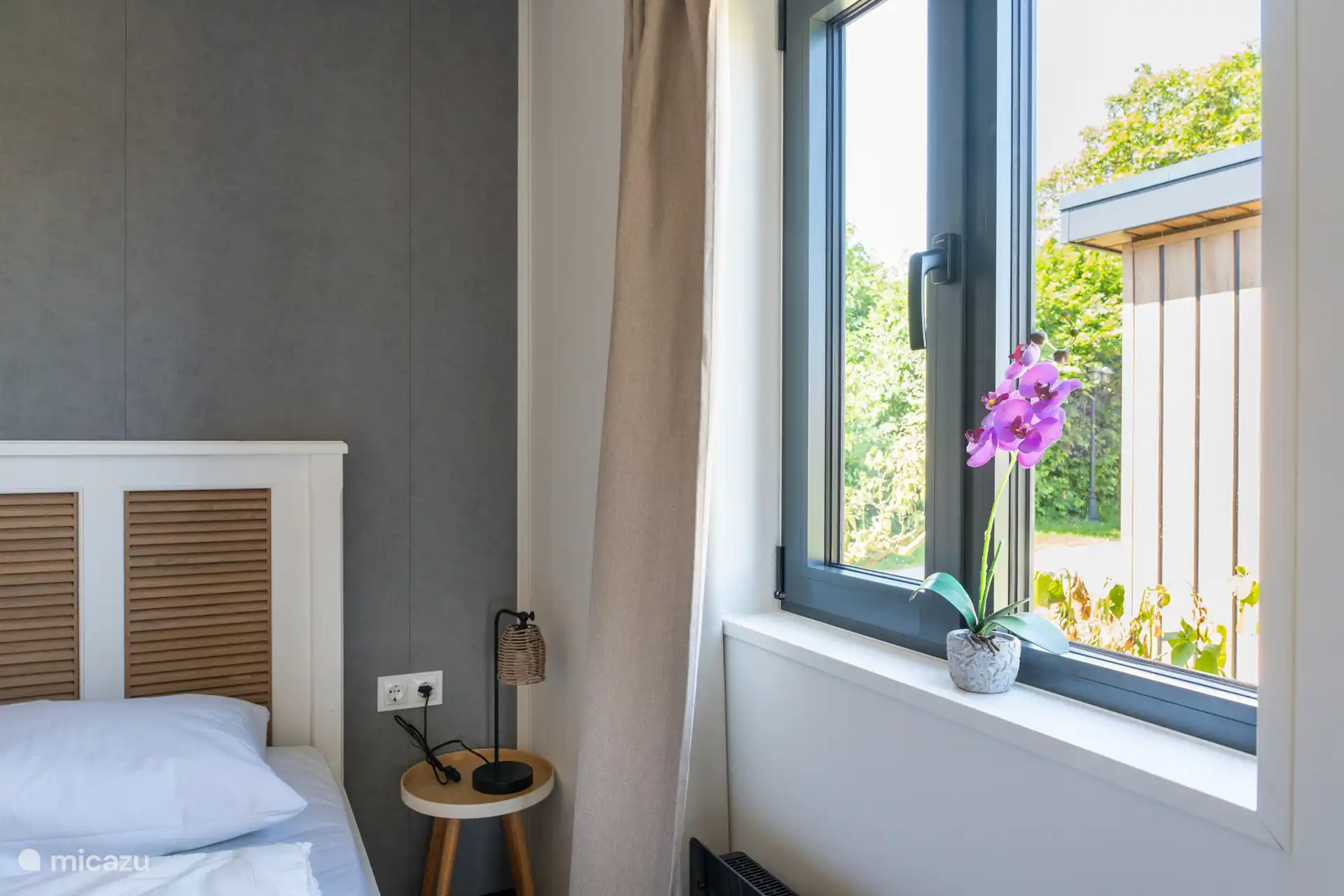Schlafzimmer 1