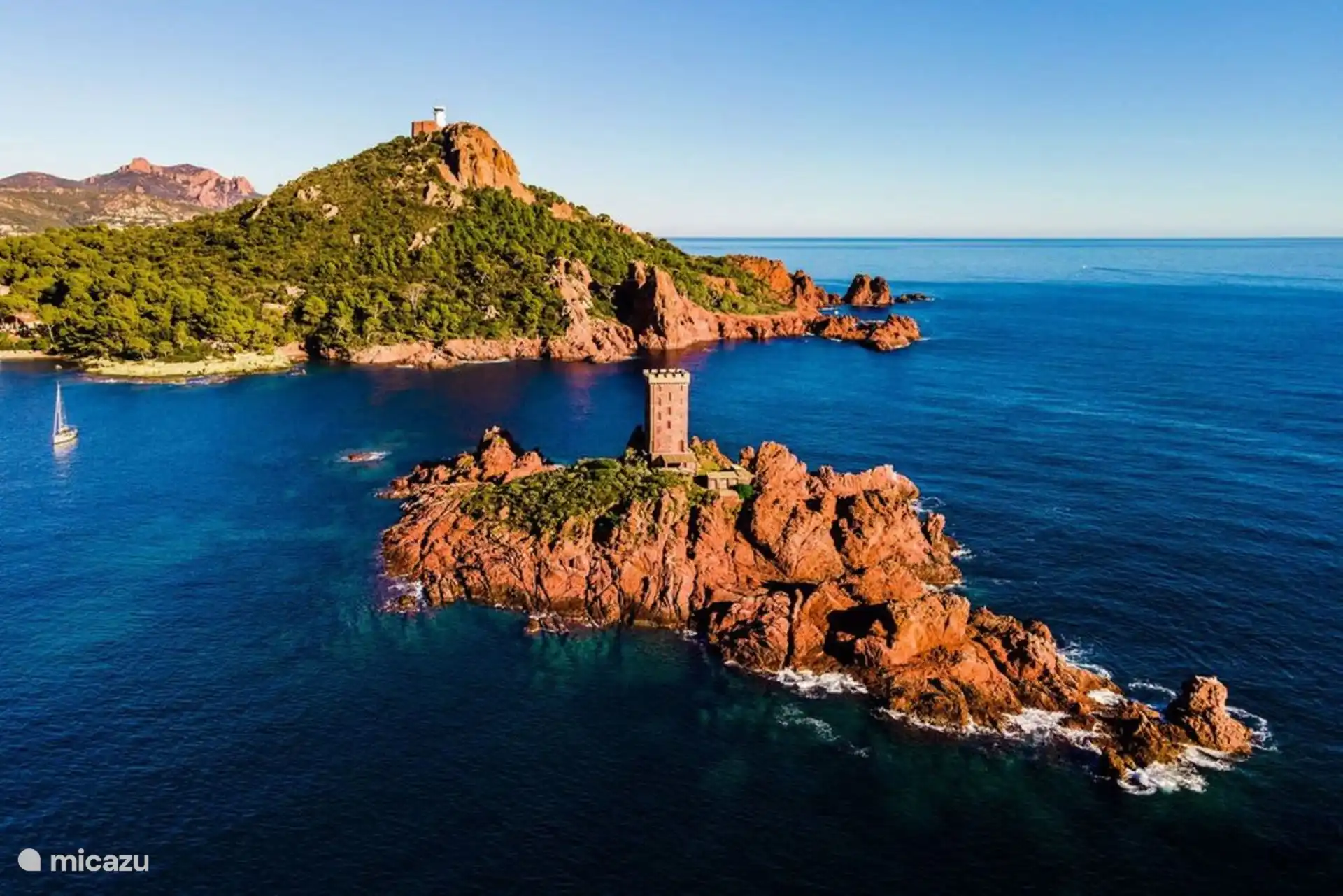 The Estérel massif with its red rock and its jagged coast towards Cannes.
