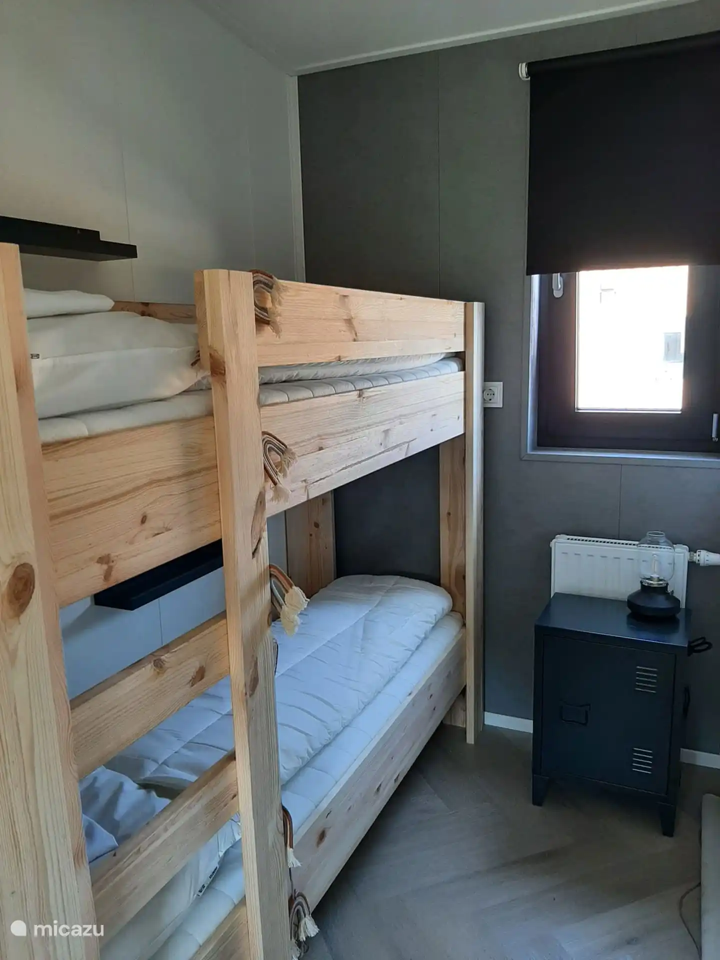 Schlafzimmer 1