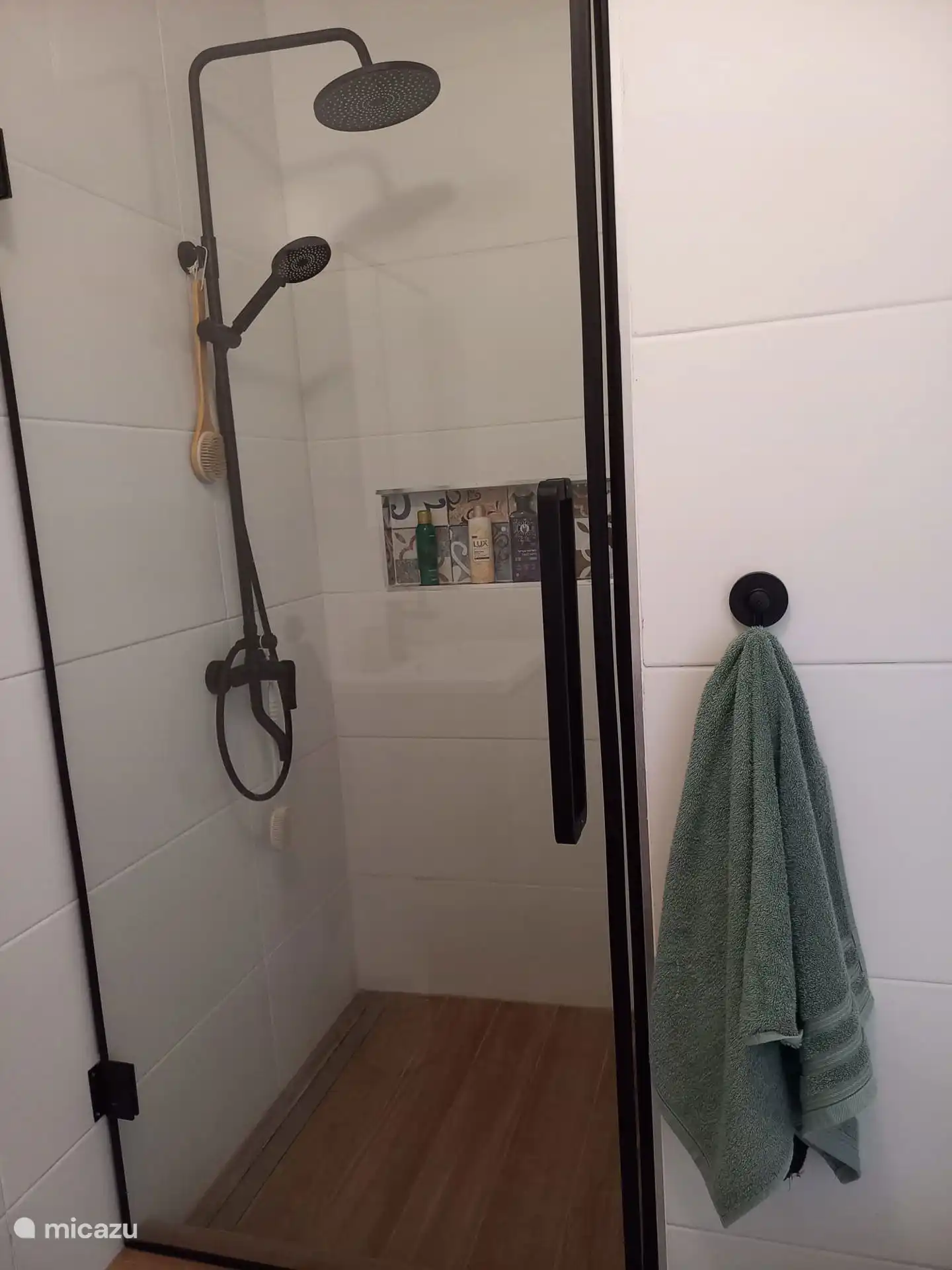 Regendouche met handdouche