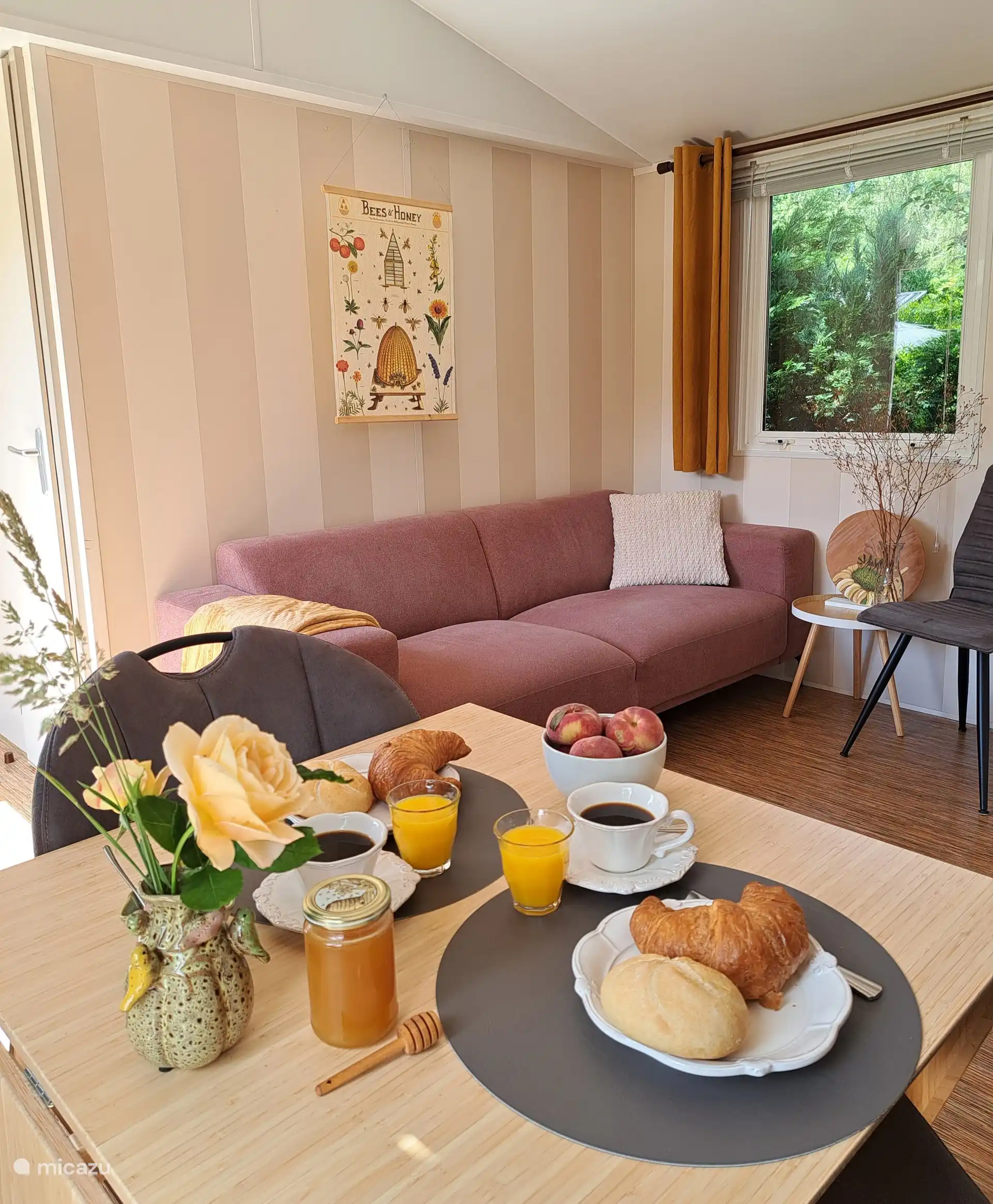 mobil-home, Diever, Drenthe, Pays-Bas - L’abeille de maison