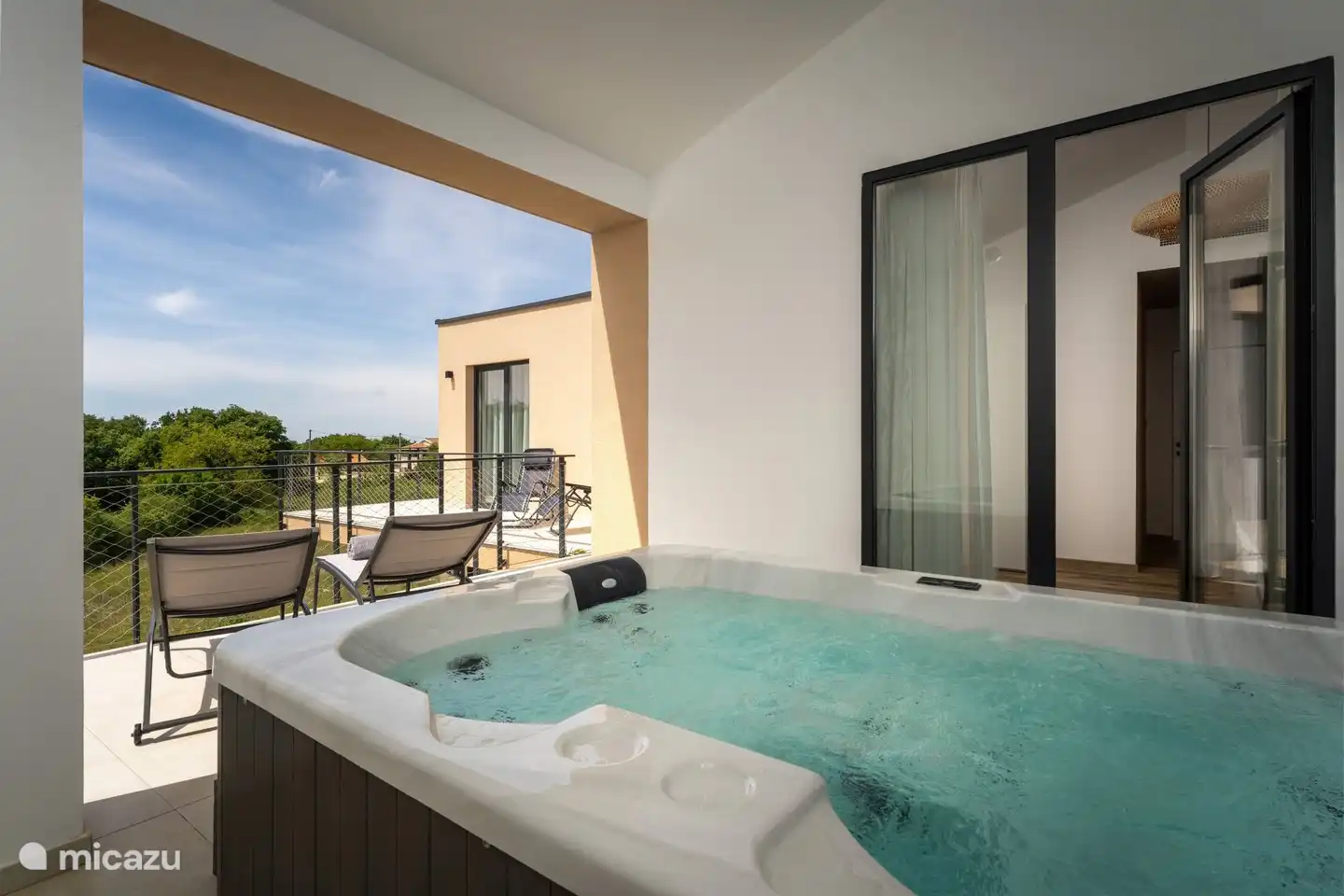 jacuzzi