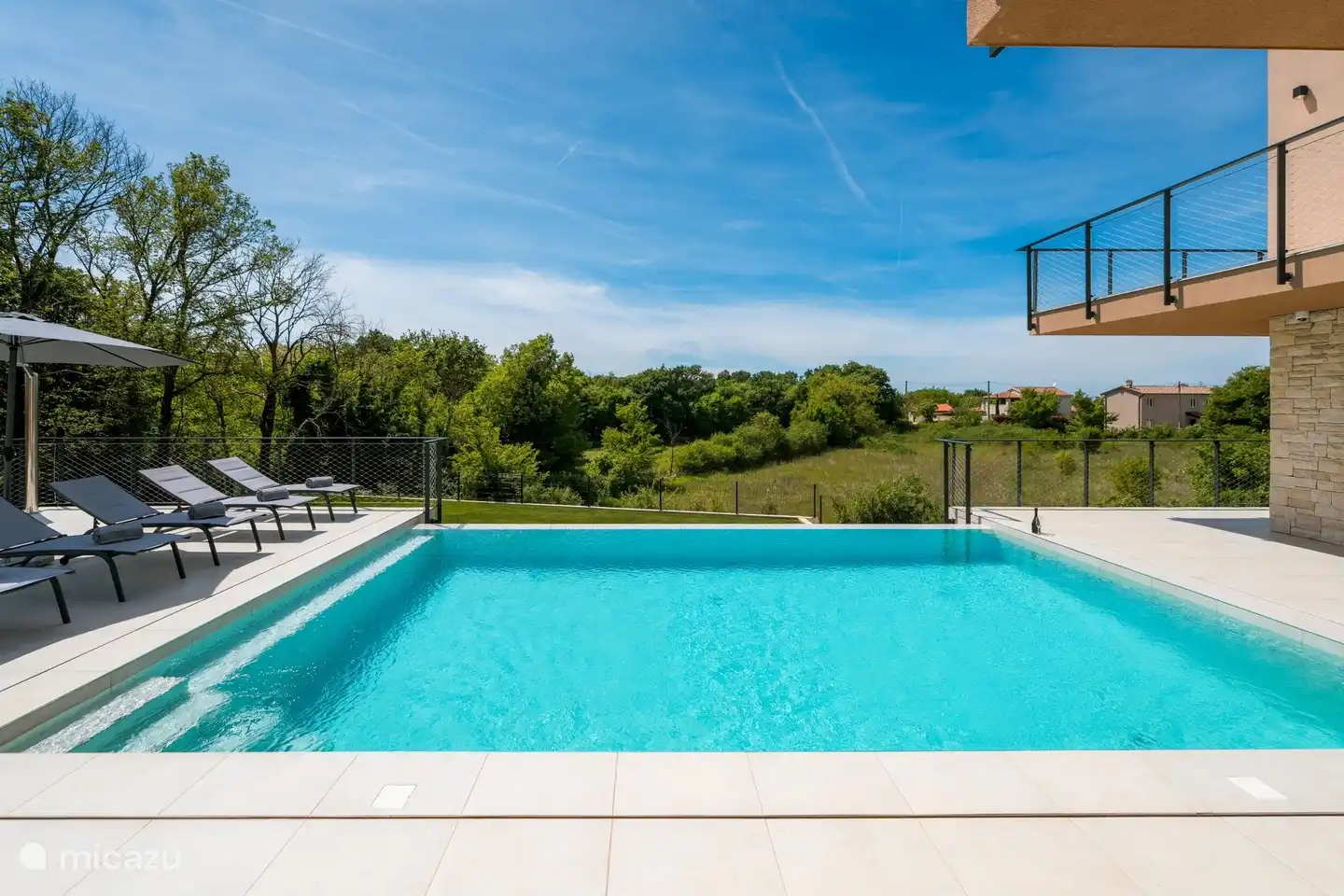 Vue de la piscine
