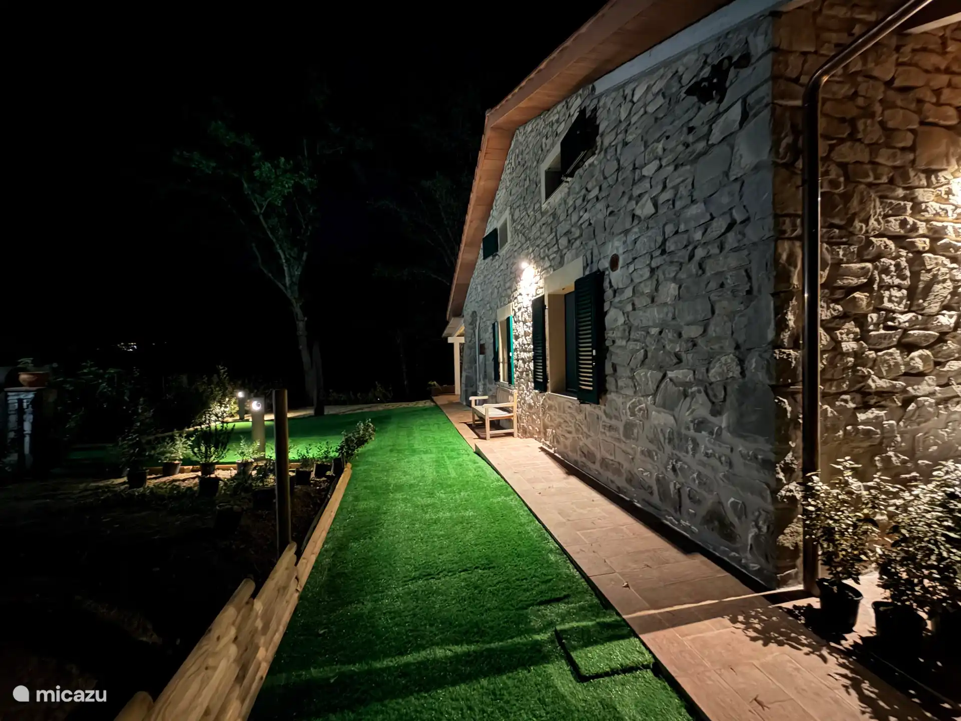 Casa Augusto by night