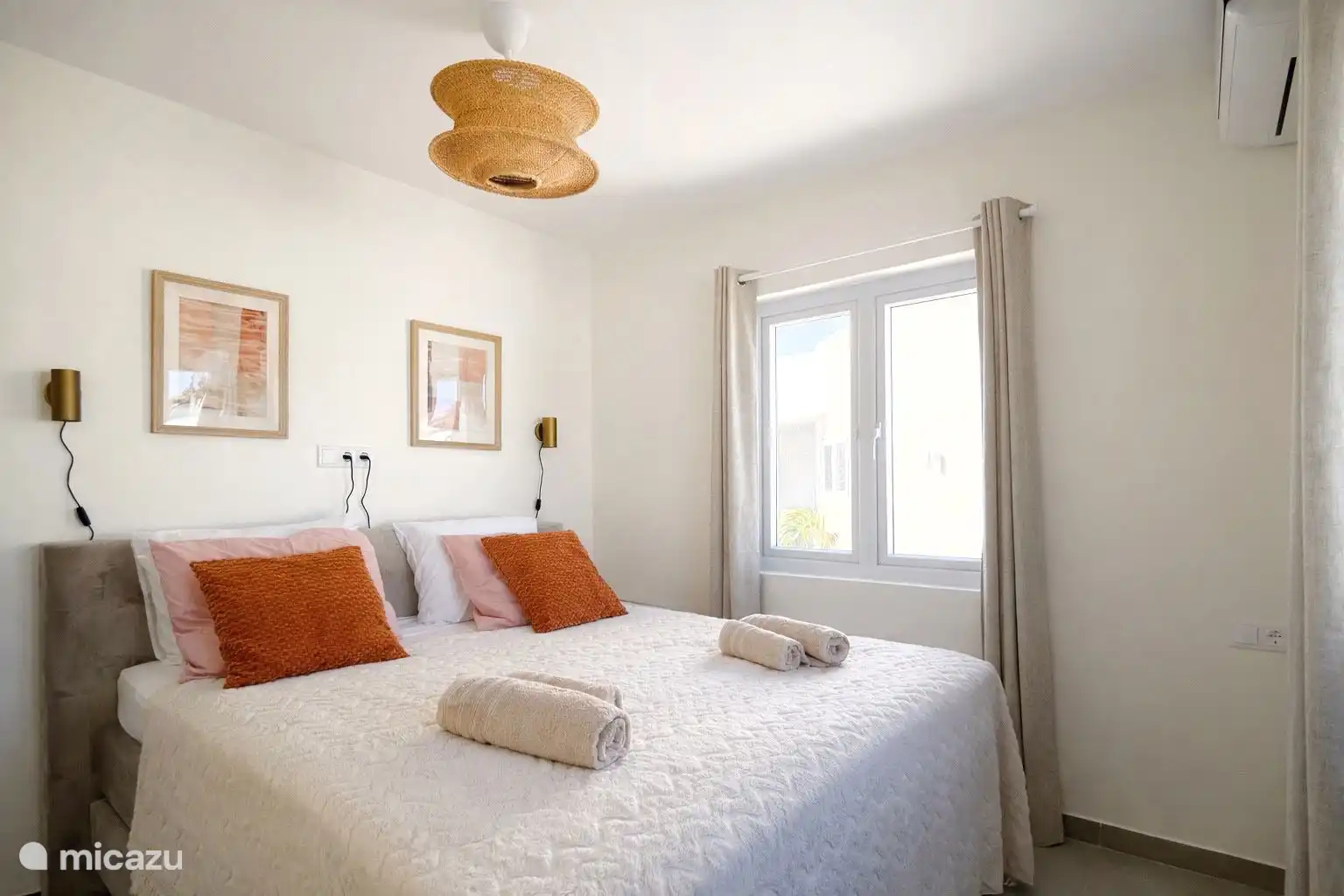 Schlafzimmer 1