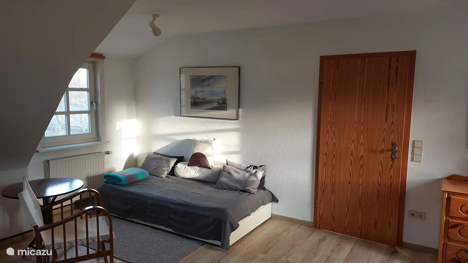 Zitgedeelte / bed in master bedroom