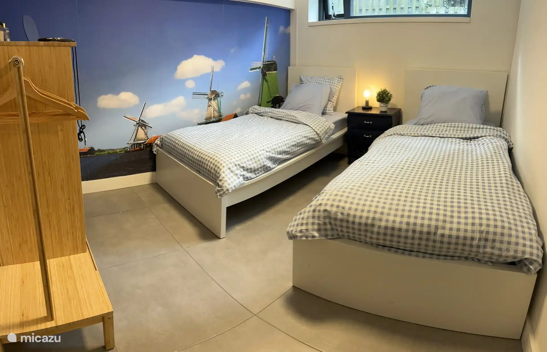 Bedroom 2: The Zaanse Schans room. 2 single beds of 90 by 200 with very good mattresses
