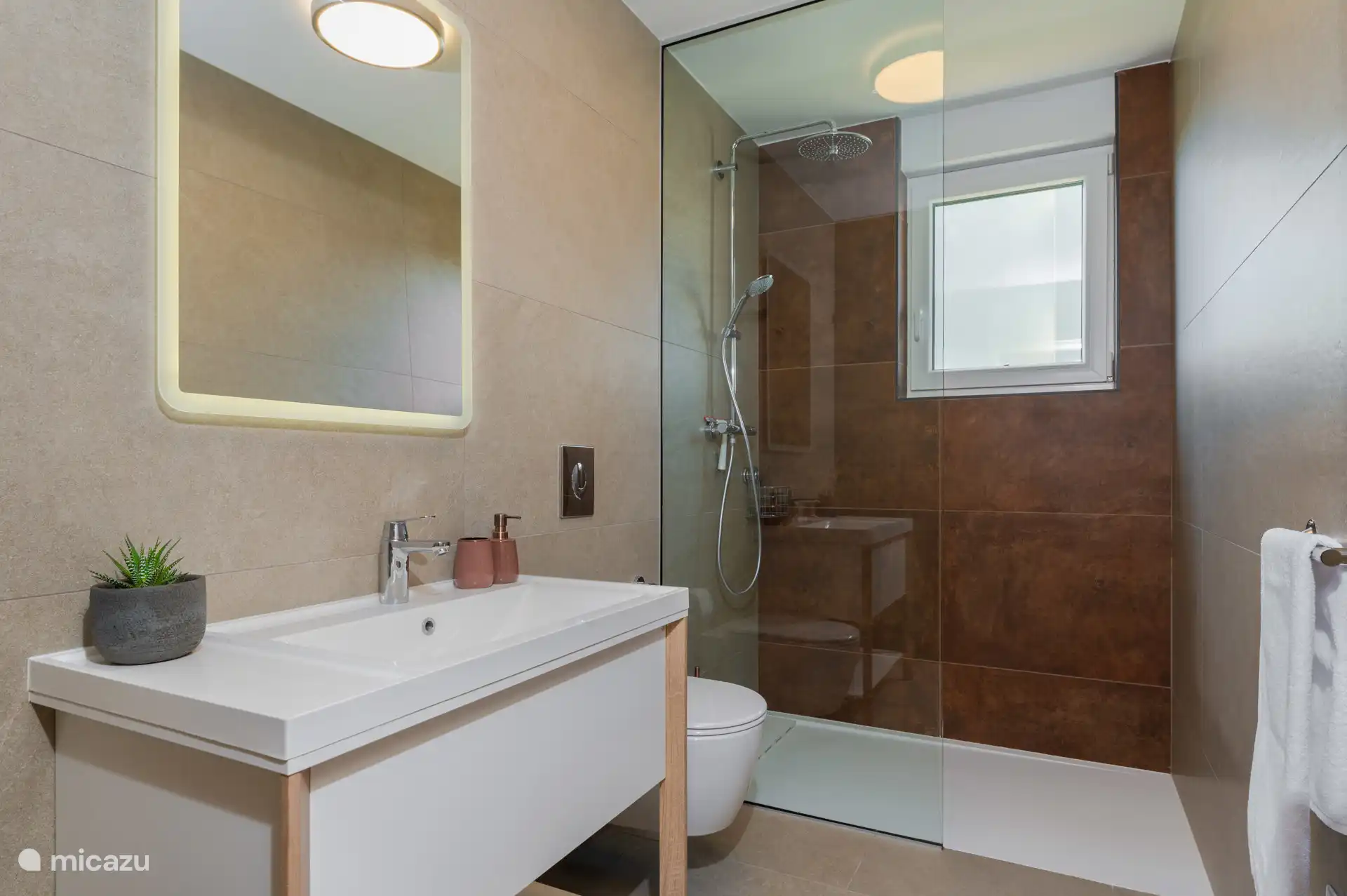 Salle de bain n°1