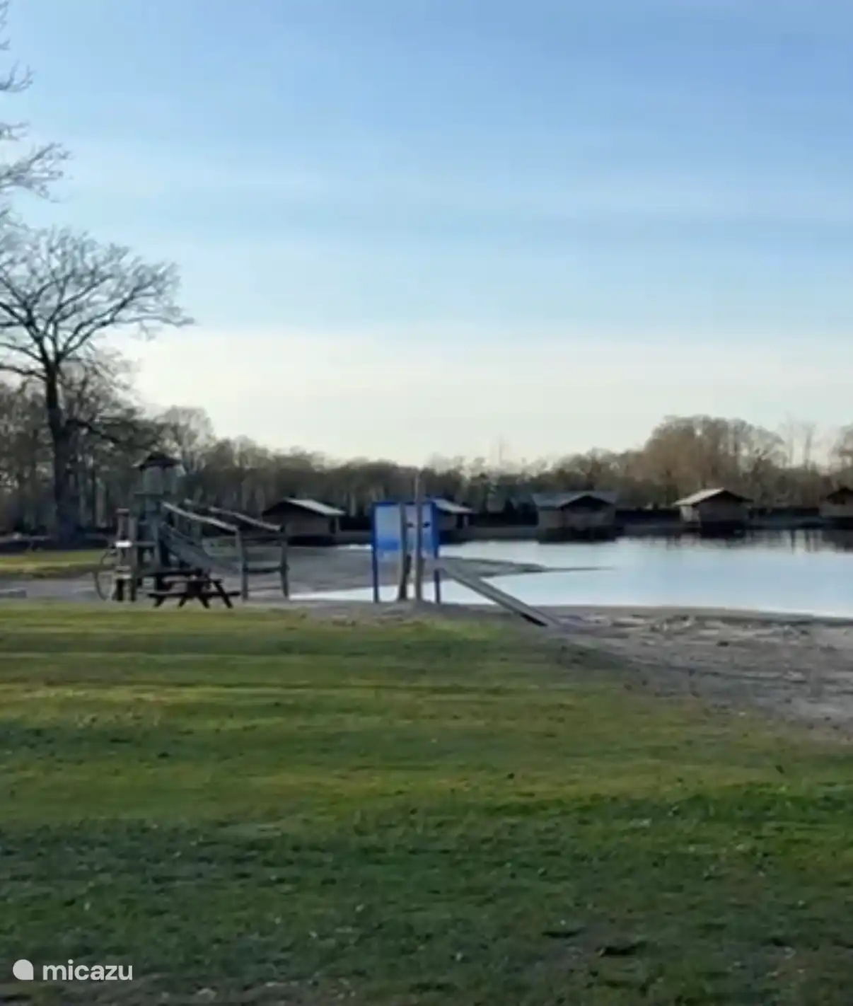 Zwemmeer met zandstrand
