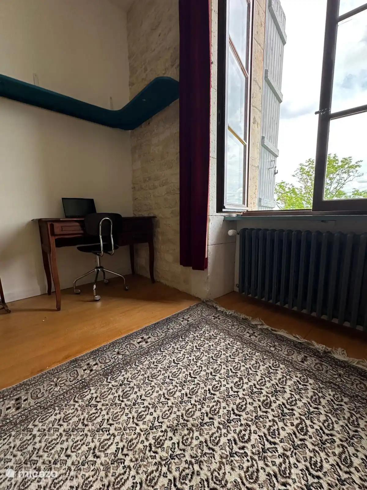 chambre 3 avec lit king size et salle de bain attenante