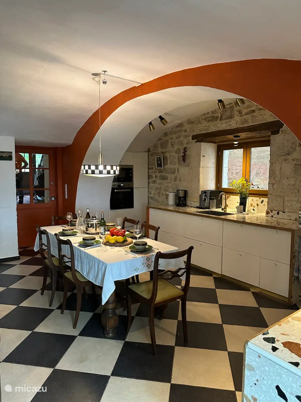 Cuisine moderne entièrement équipée 