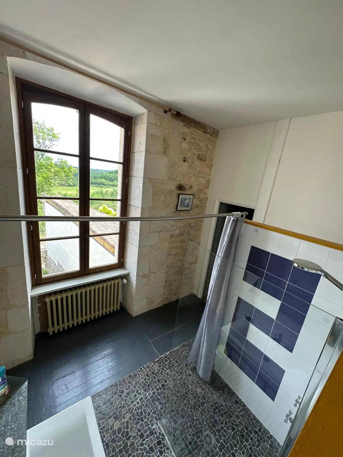 salle de bain attenante de la chambre 2