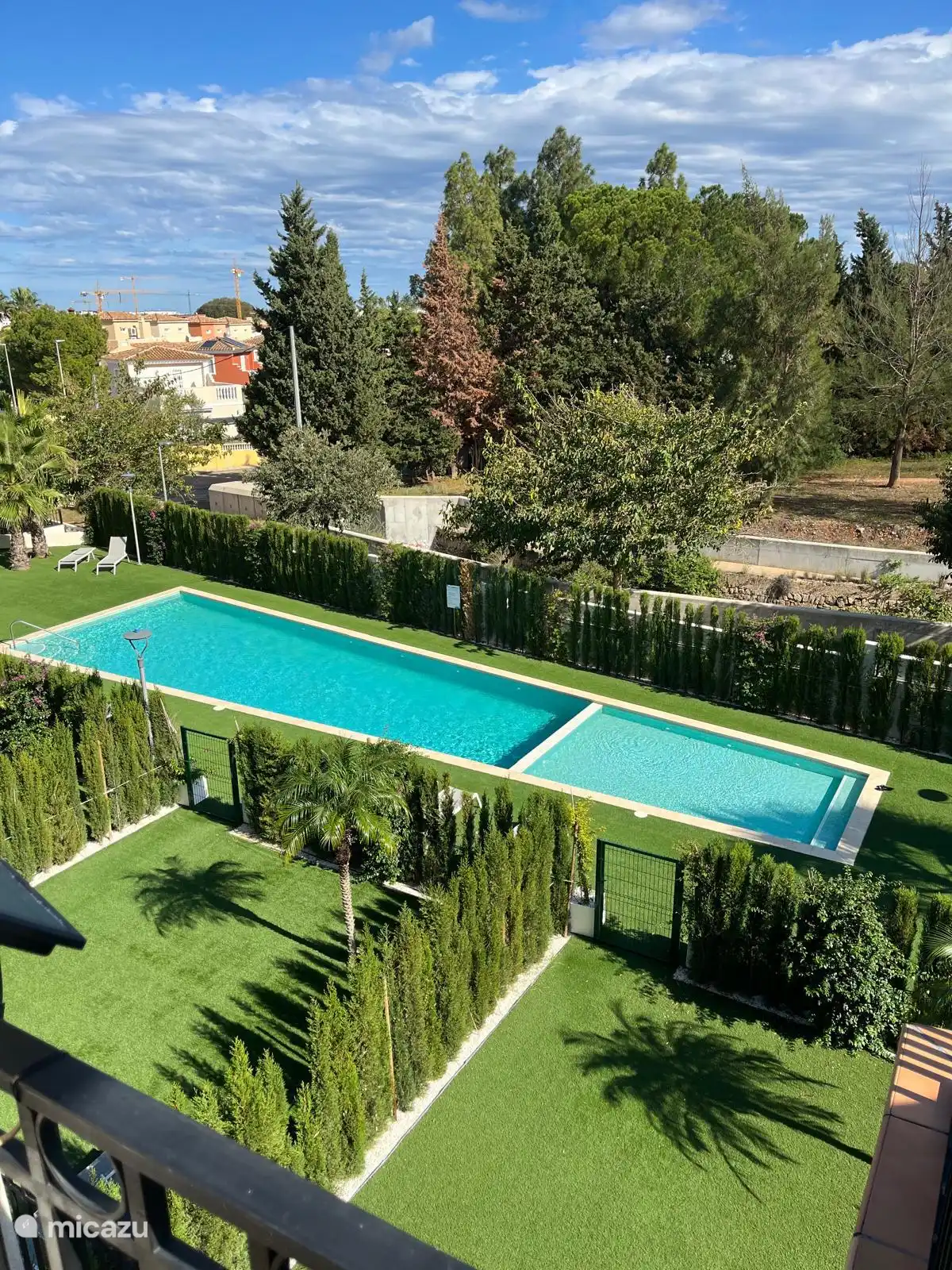 Schwimmbad mit Kinderbecken