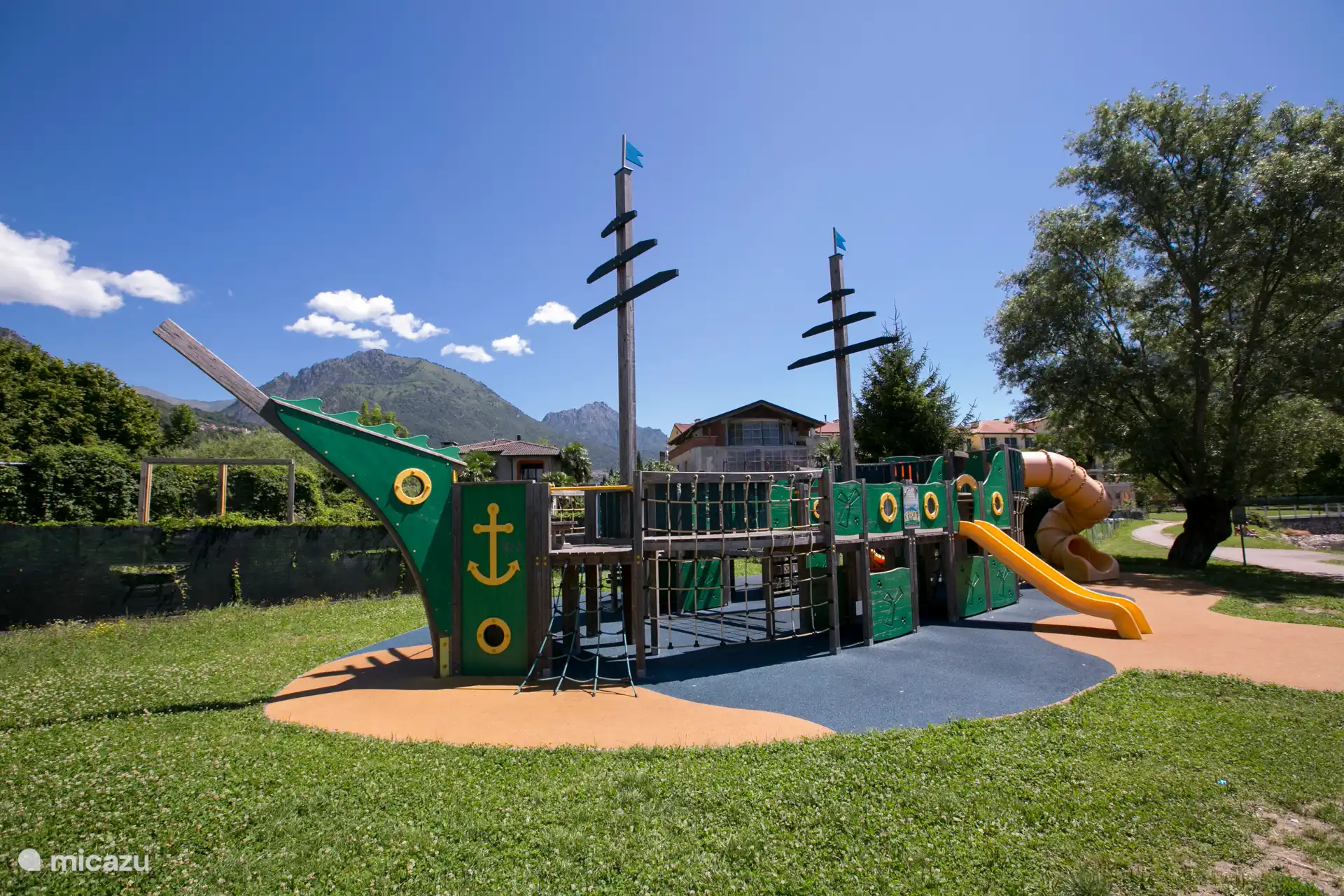 Speeltuin in de directe omgeving
