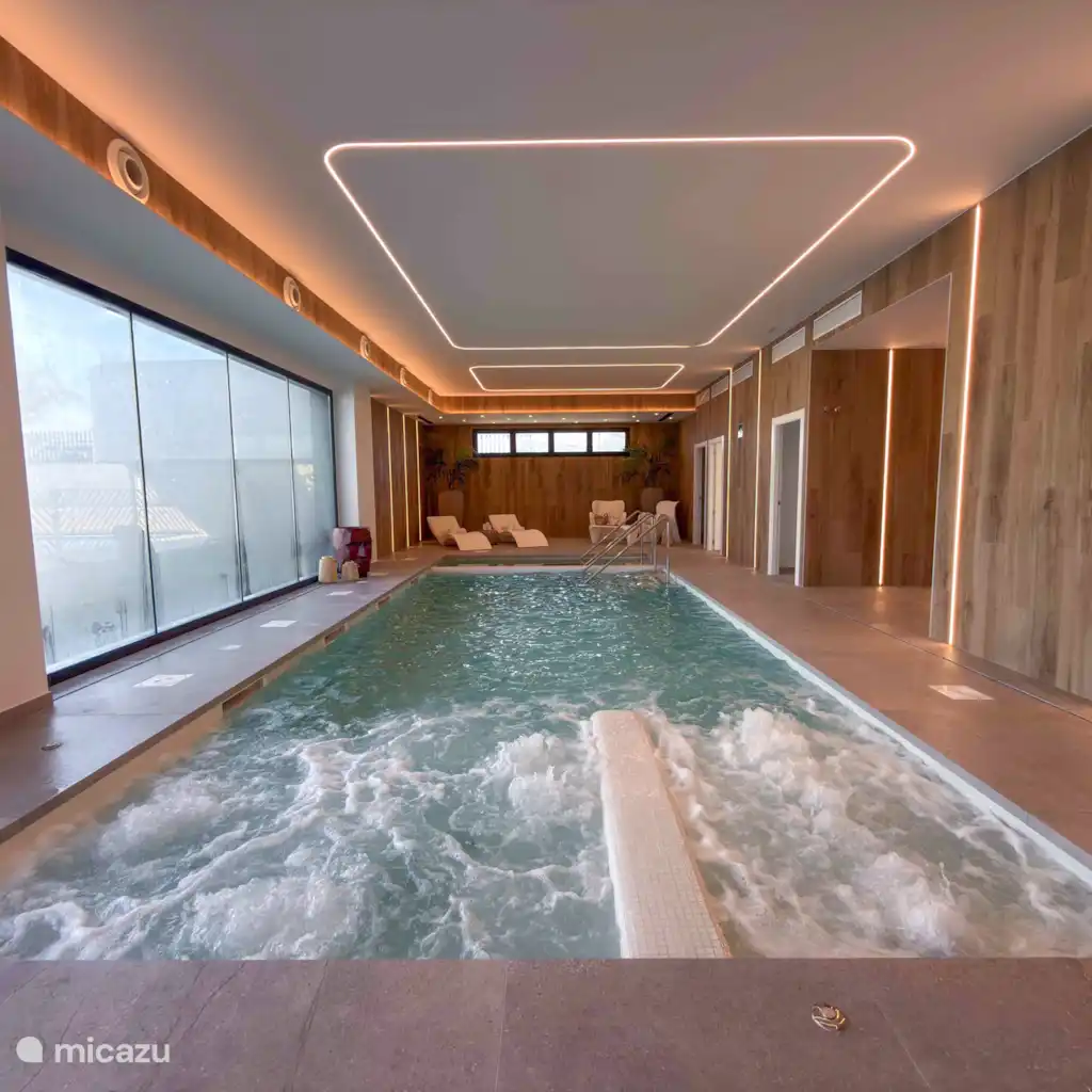 CasaBlanka Boutique Pool & Wellness