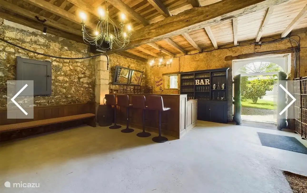De huis bar in de schuur