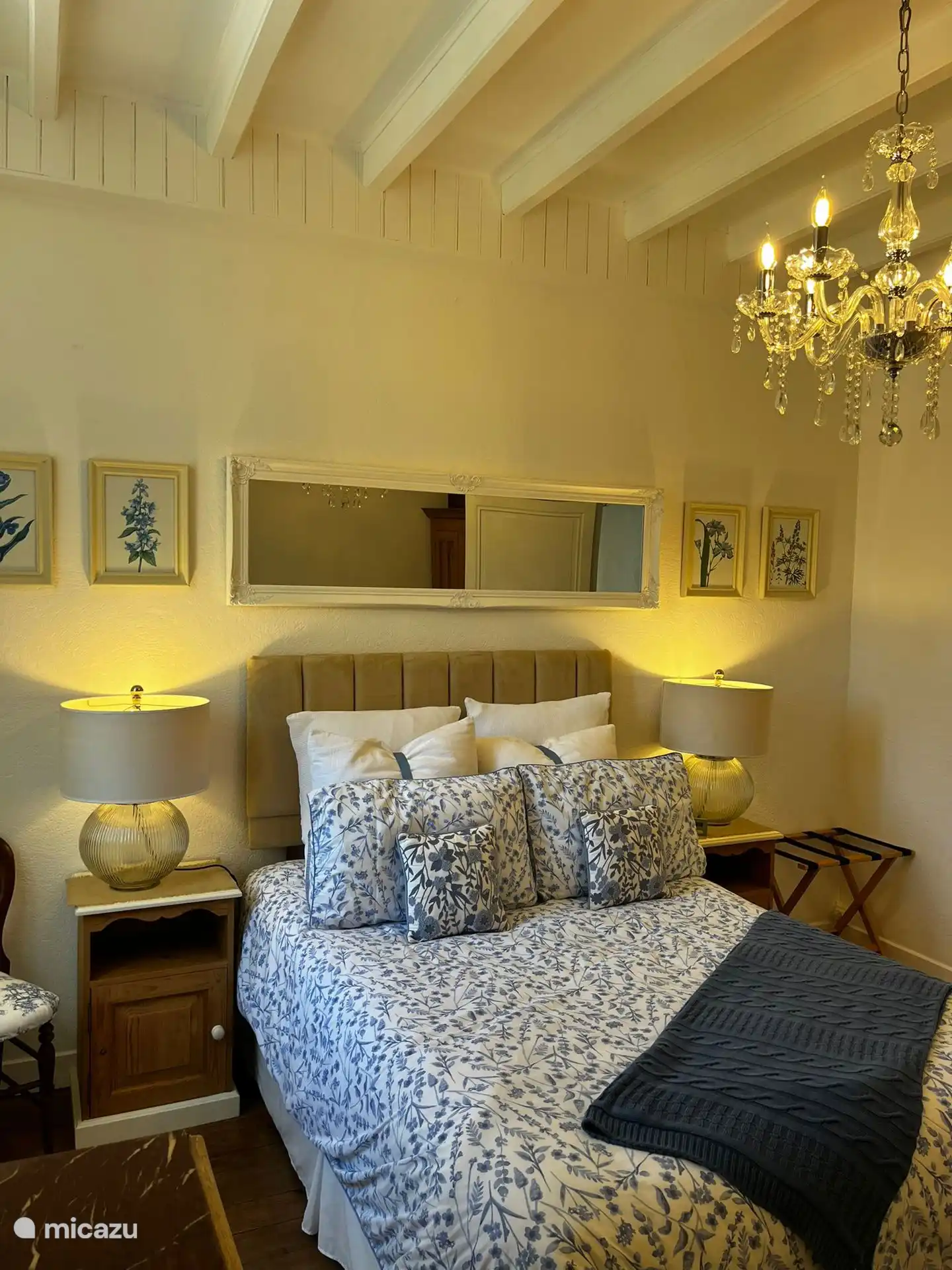 Kamer 4, Chambre Blue, met klein dubbel bed (140 x190)