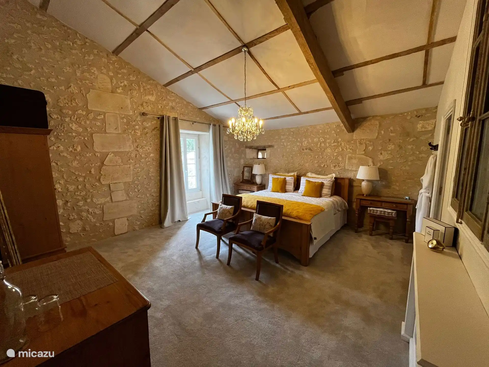 Le Tournesol kamer met eigen badkamer