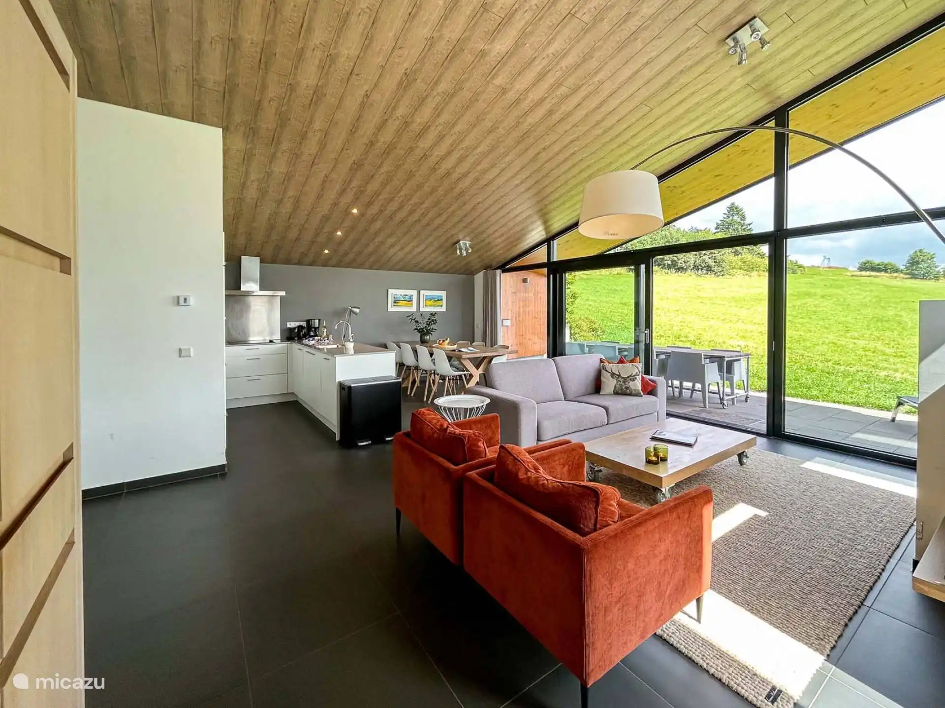 Salon de la maison de vacances à Winterberg avec vue