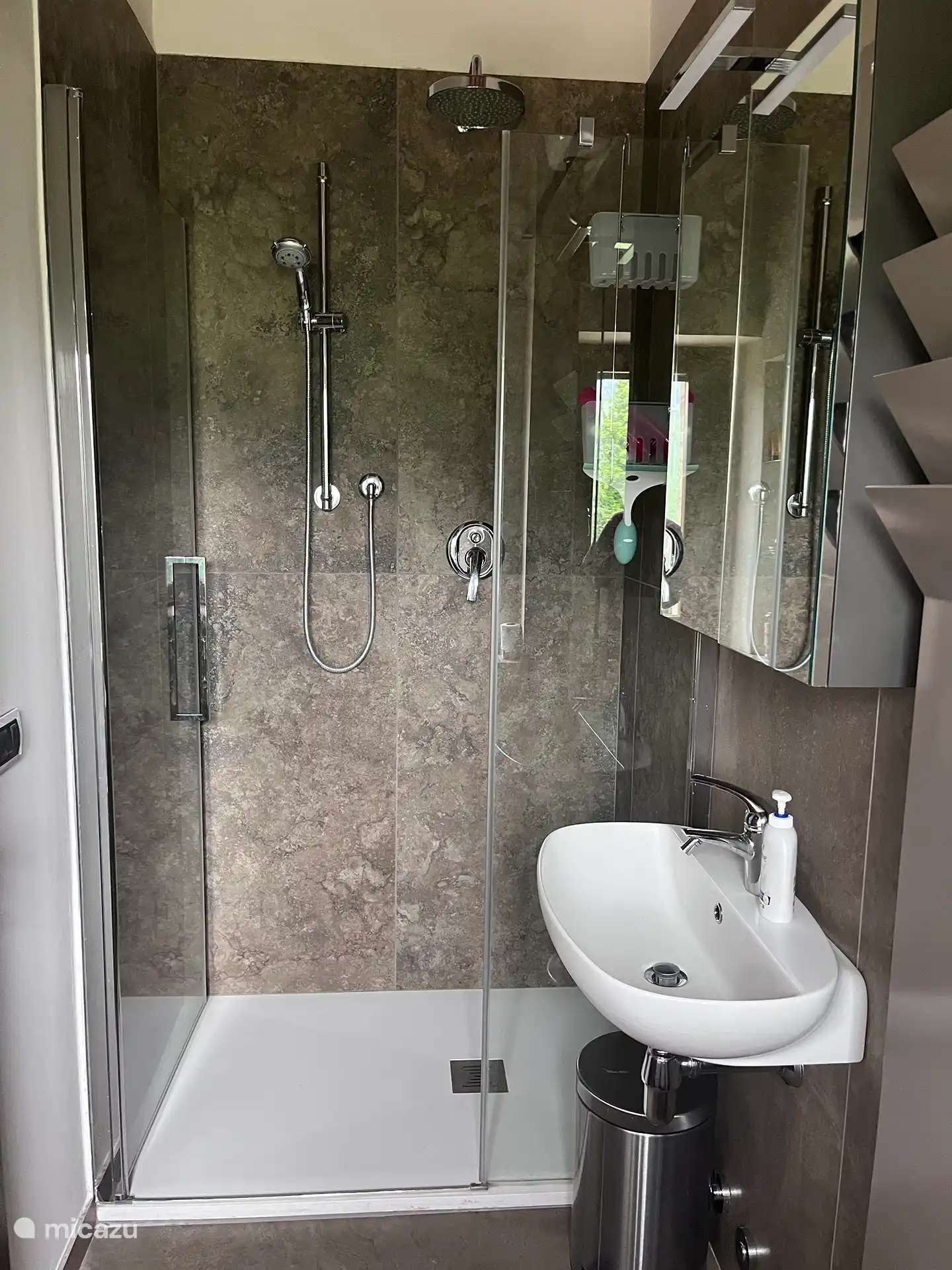 En-suite douche Slaapkamer 2