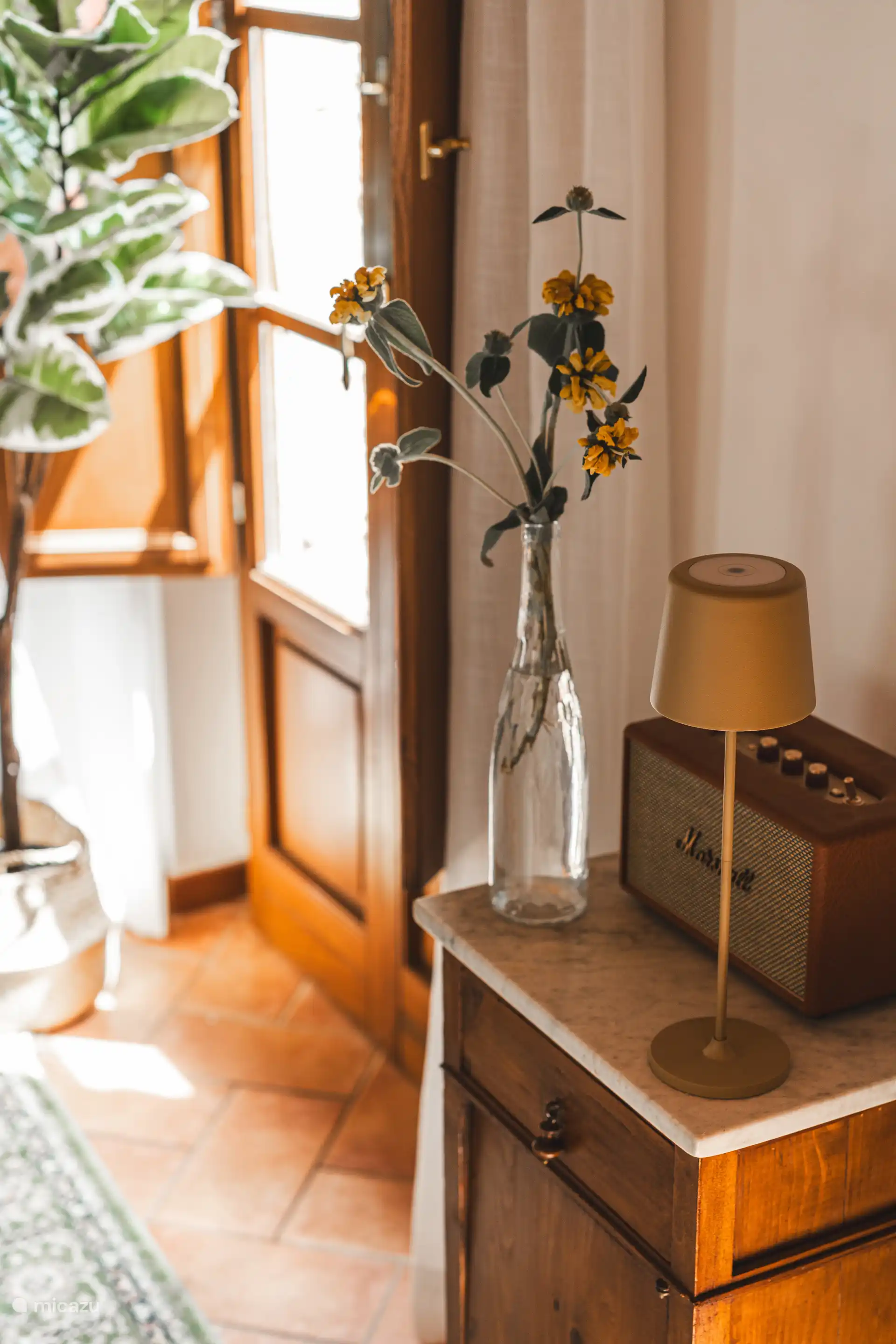 Woonkamer - beneden muziek box