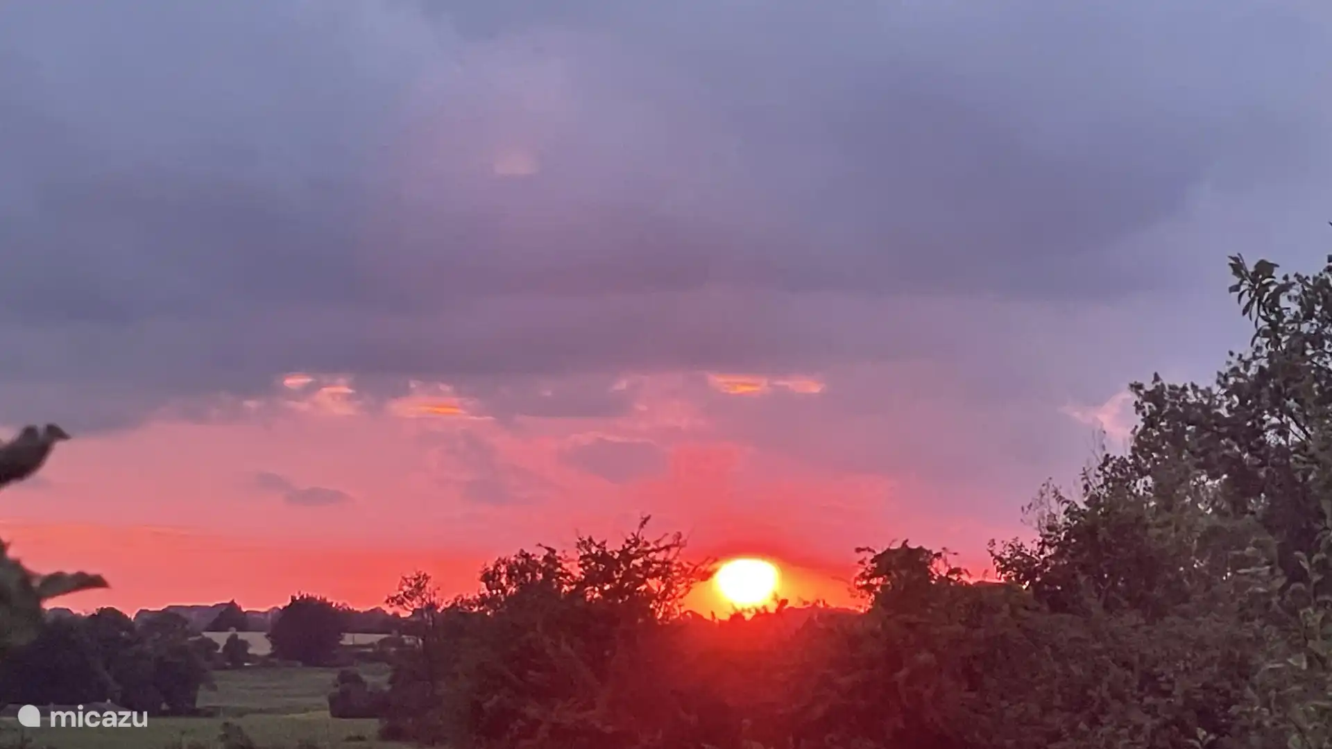 Sonnenuntergang über der Landschaft