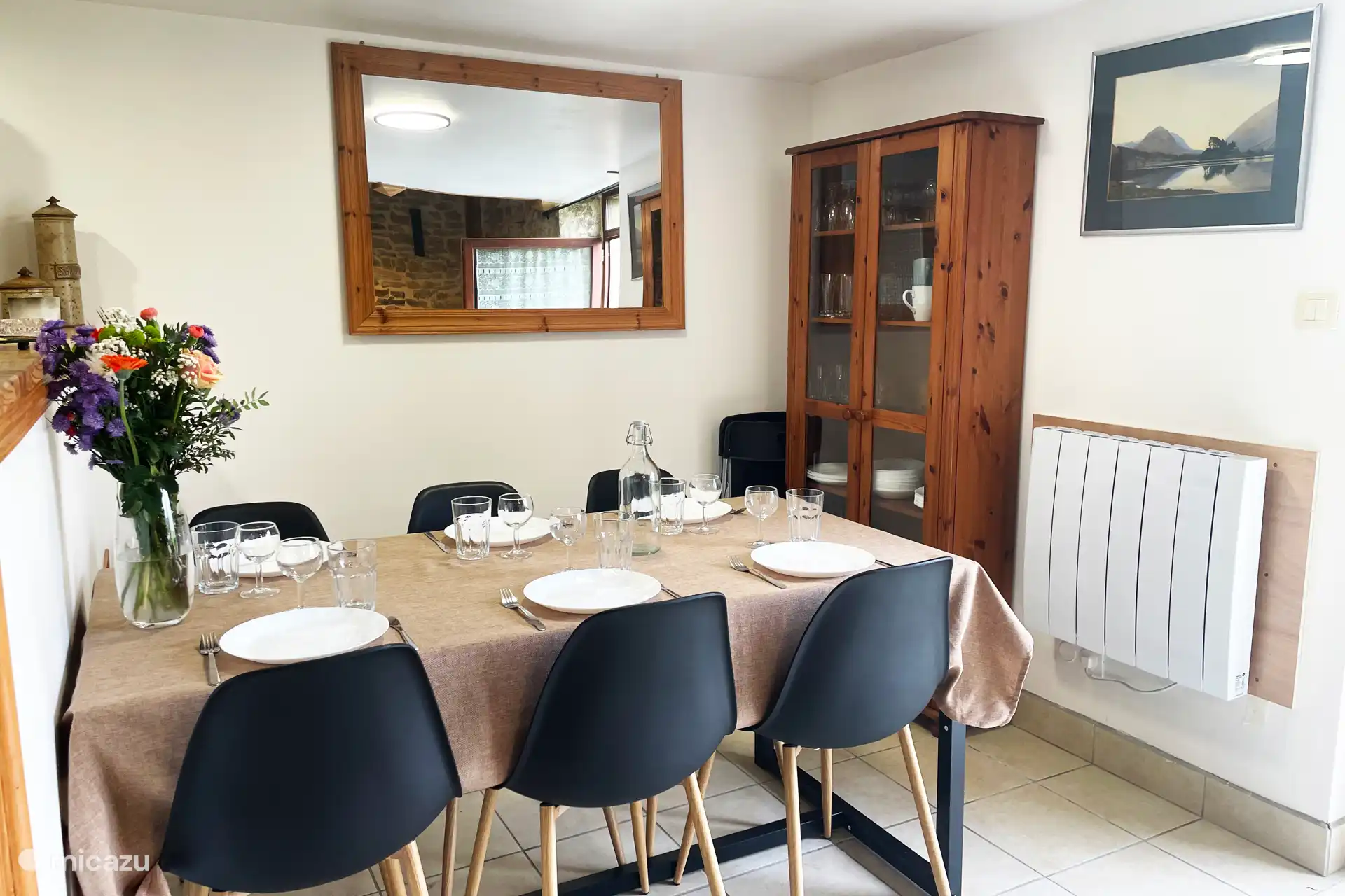 Speisesaal für 6 oder 8 Personen