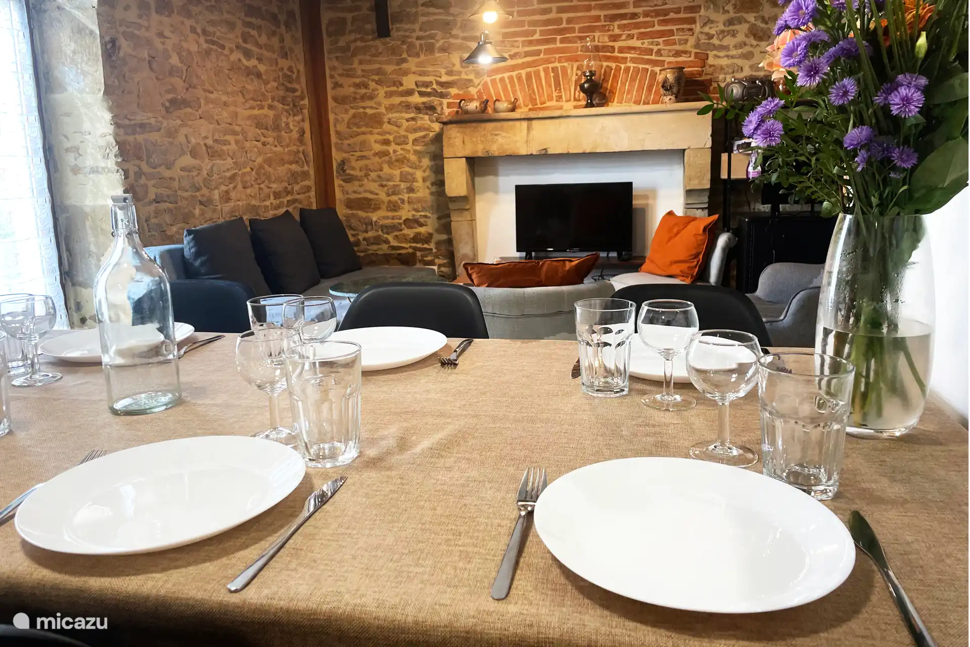 Speisesaal für 6 oder 8 Personen