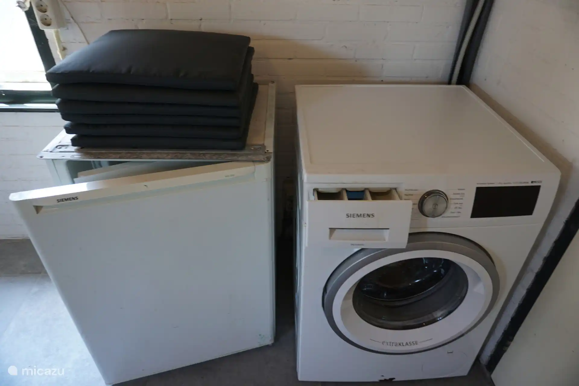 Schuur wasmachine en extra koelkast