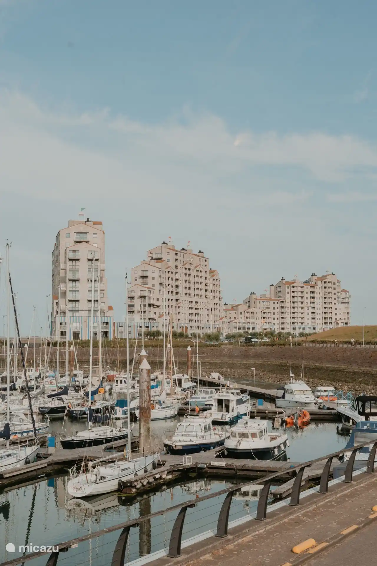 Jachthaven en appartementencomplex