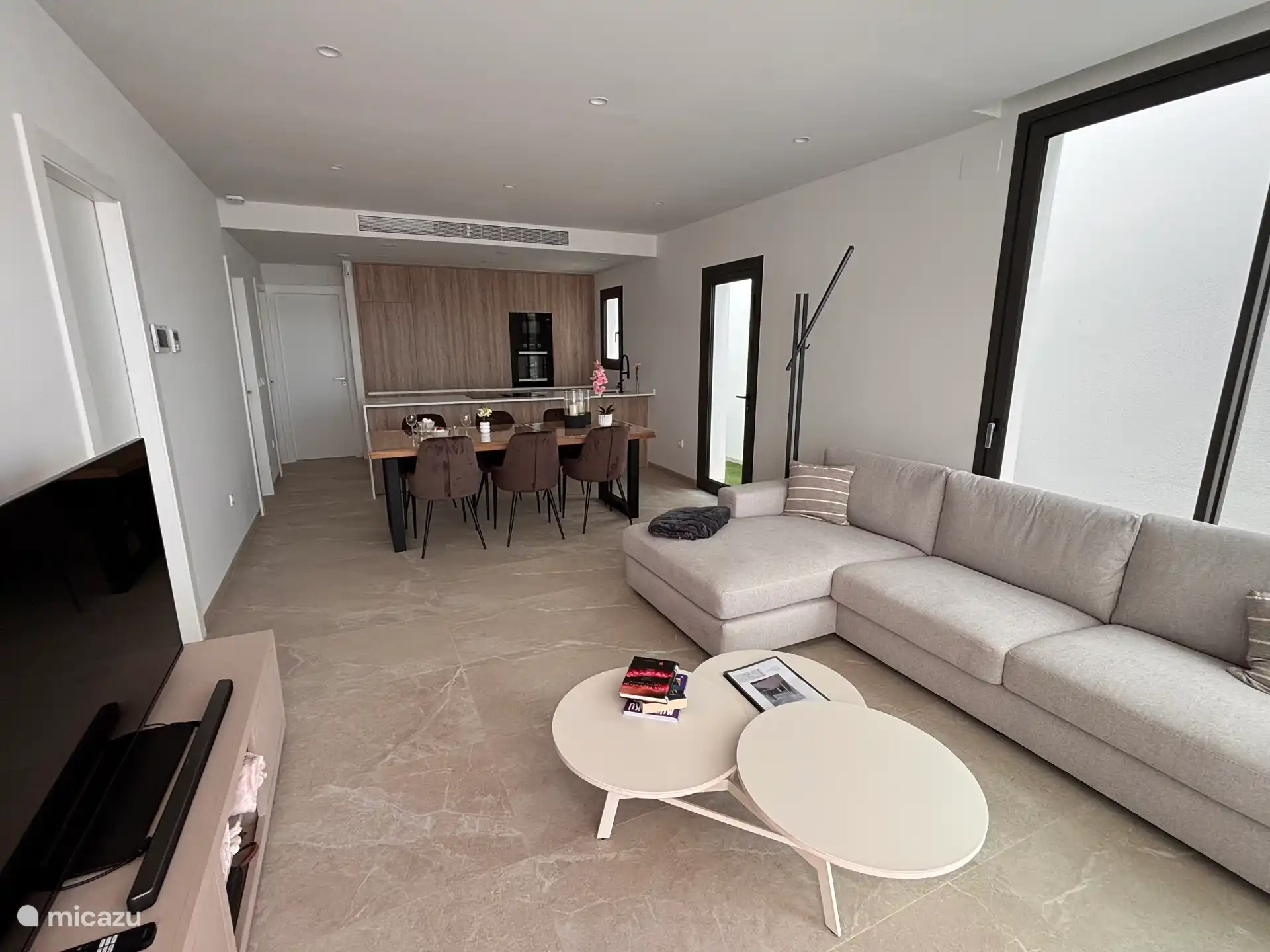 Sala de estar y comedor 