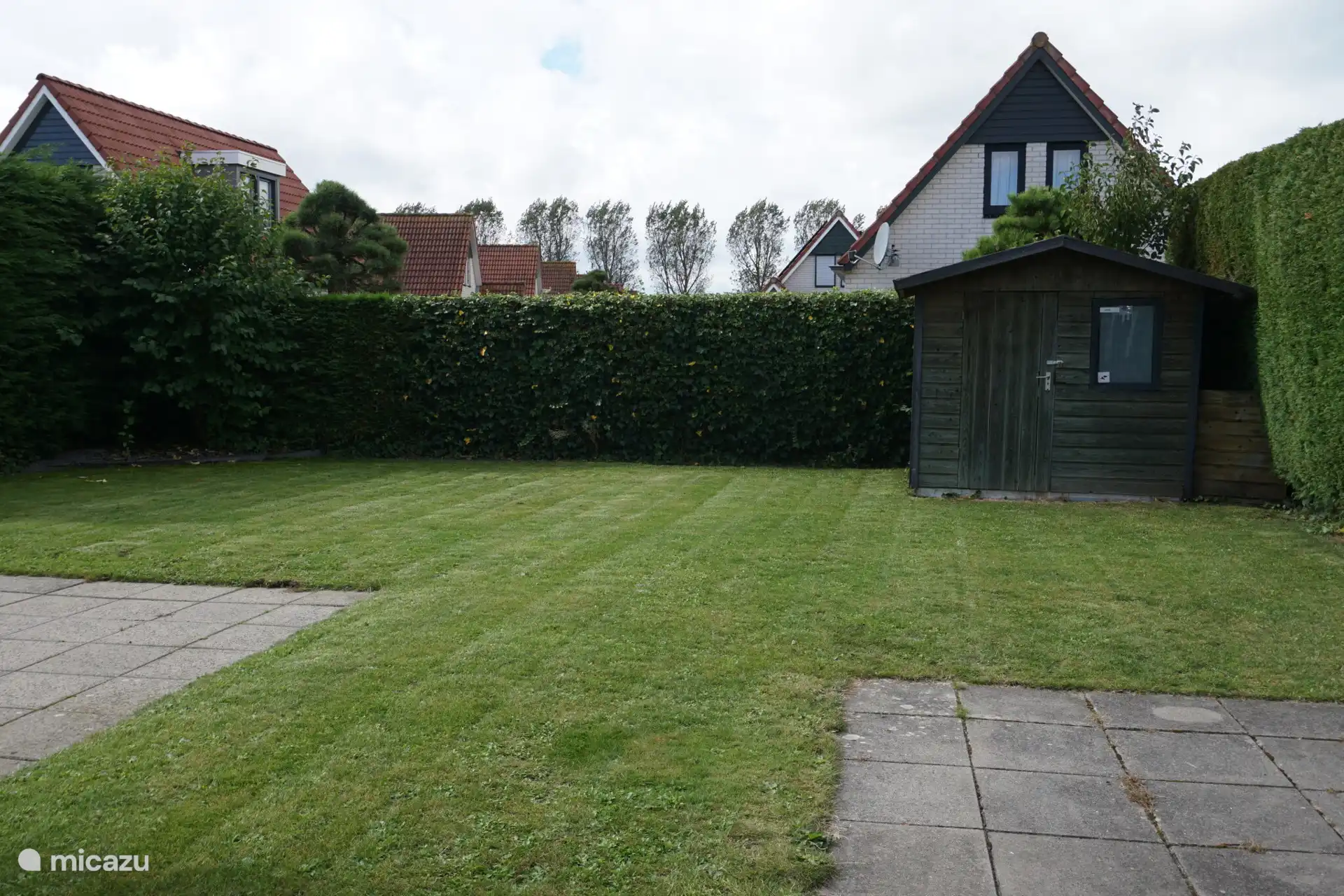 Volledig omheinde tuin