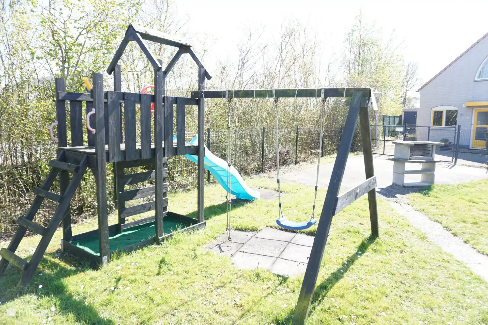Spielplatzgeräte