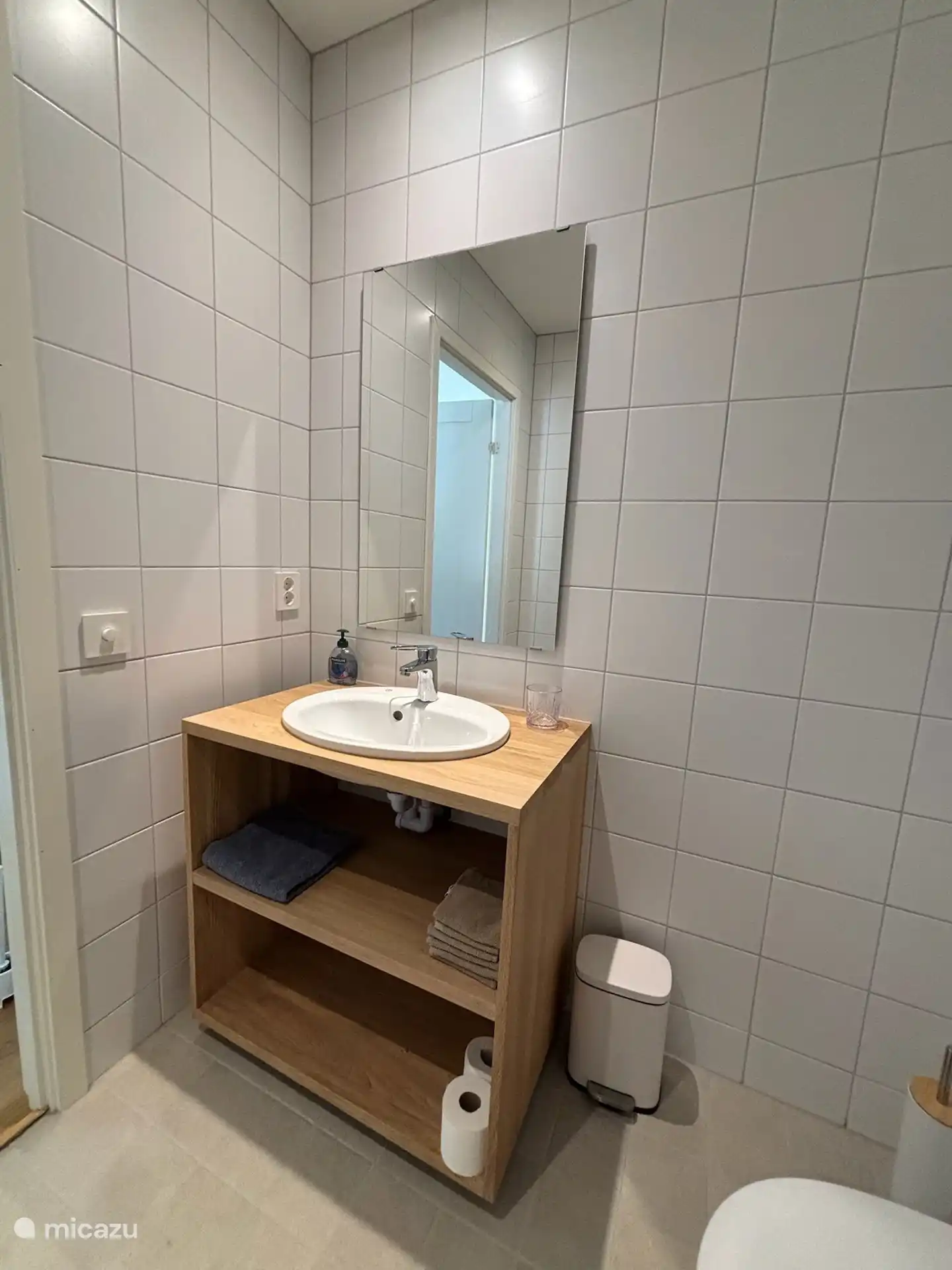 Douche et toilettes au rez-de-chaussée 