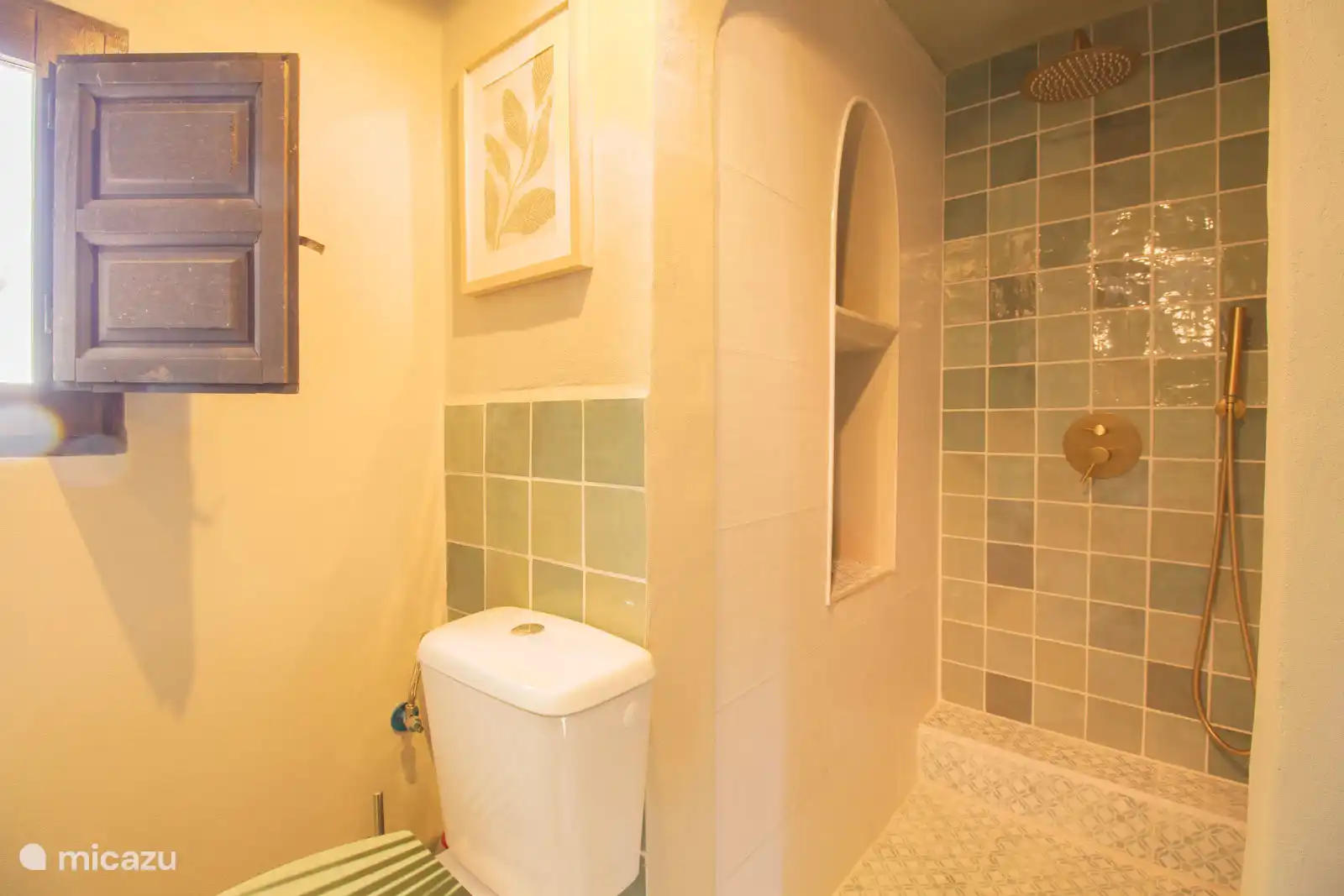 Badezimmer 1 im Erdgeschoss.