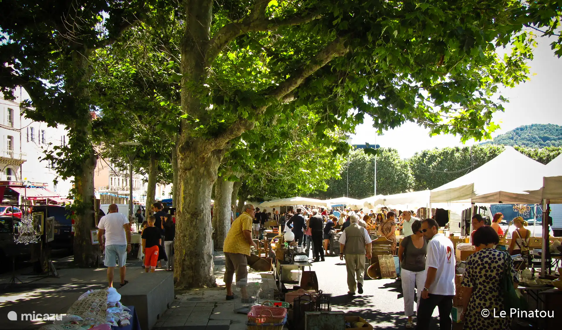 de zaterdagochtendmarkt in Le Puy