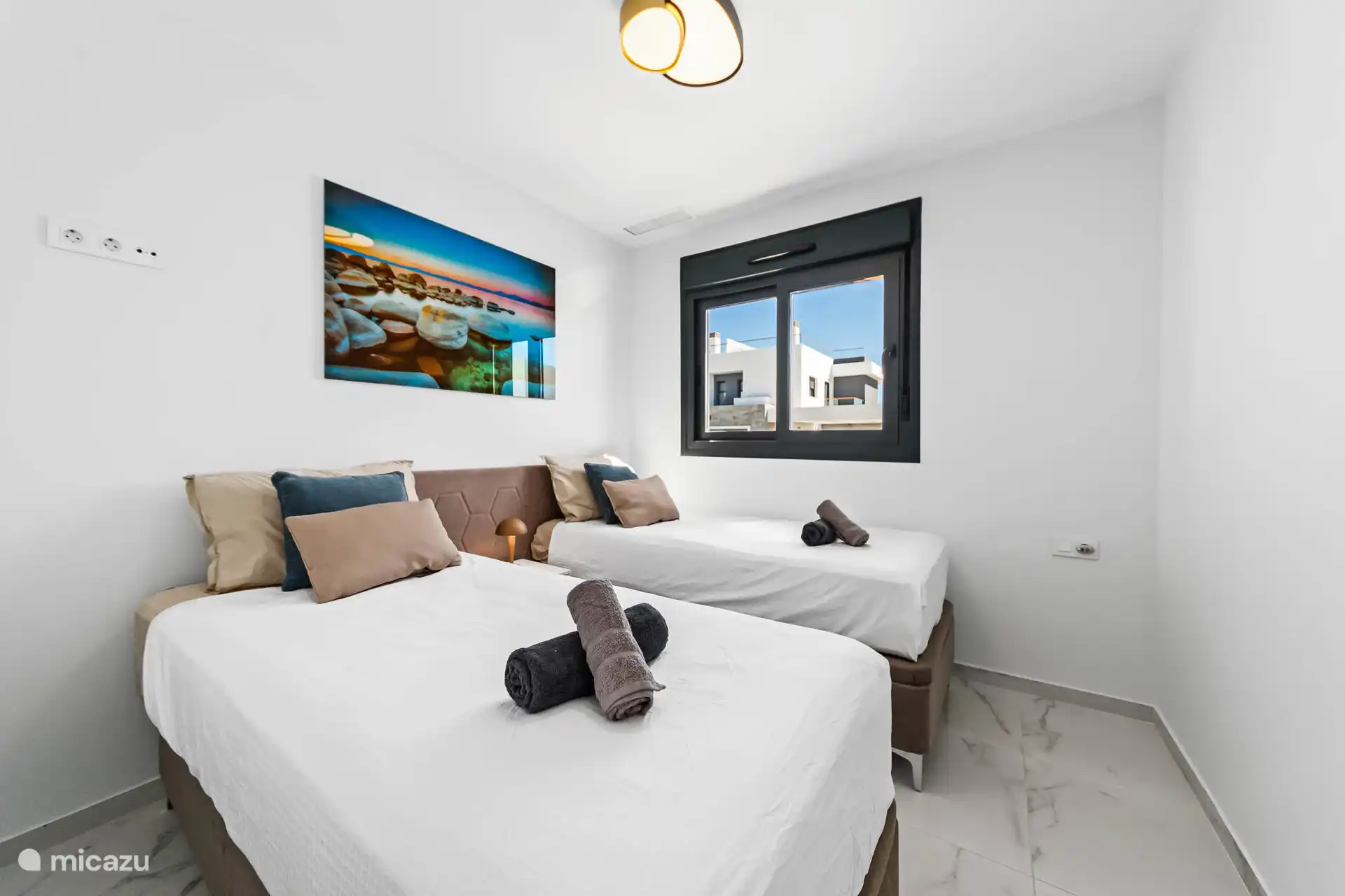 2de slaapkamer met 2 single bedden